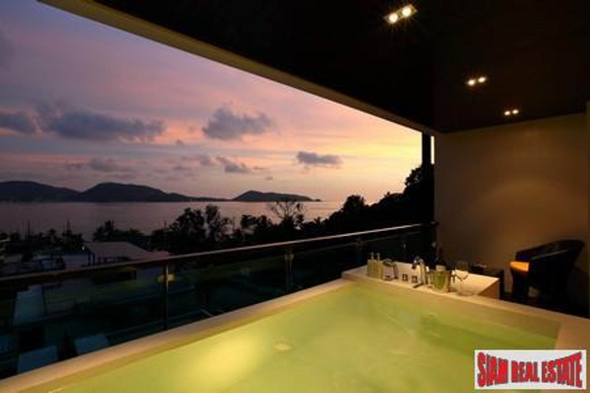 Condominium in Kalim, Phuket 10027832