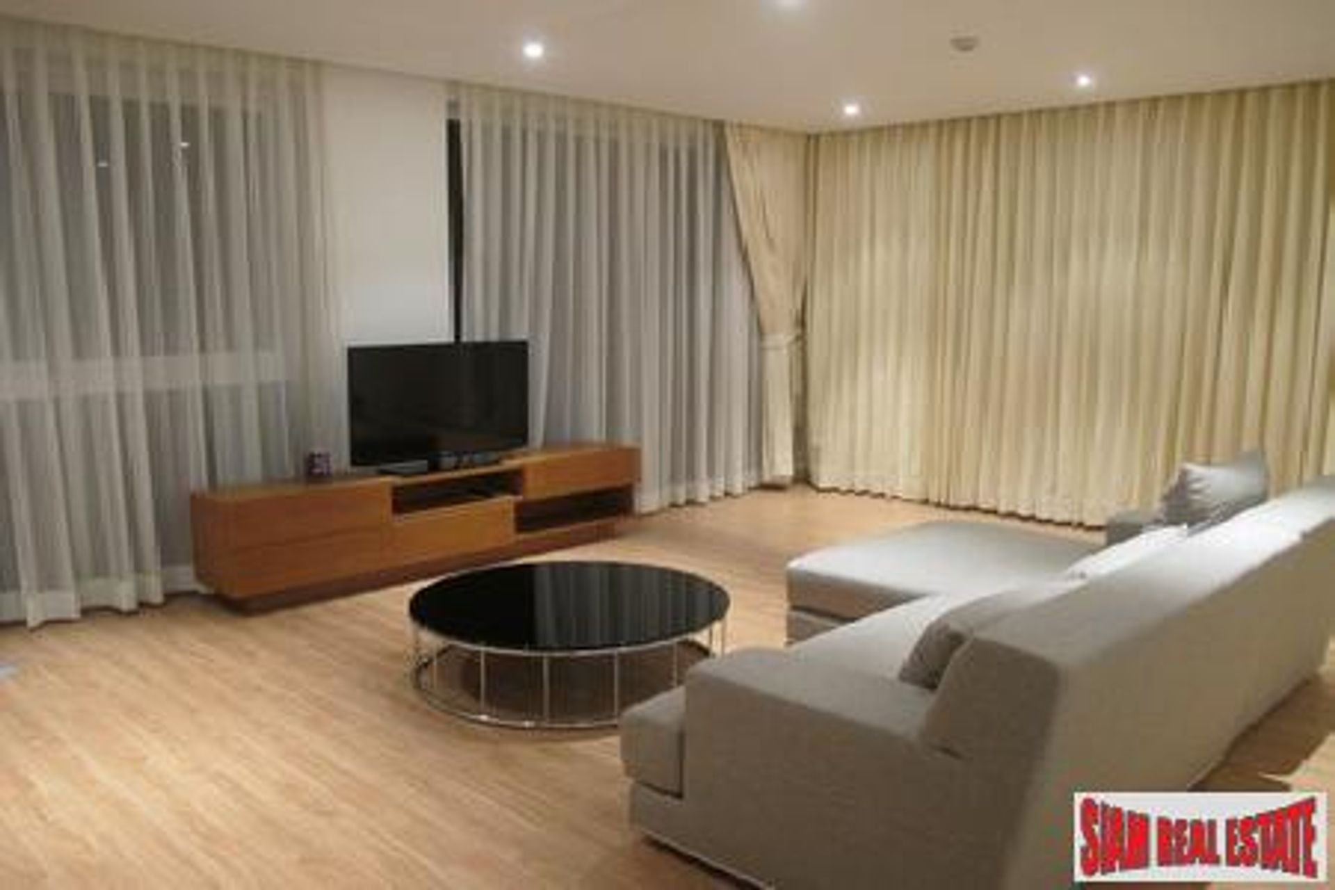 Condominium in Kalim, Phuket 10027832