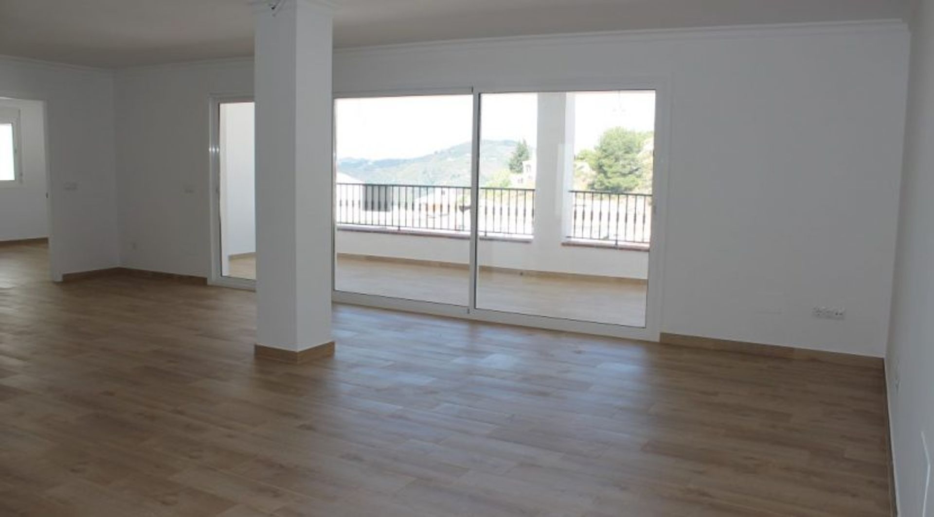 Condominium in Competa, Malaga 10028031