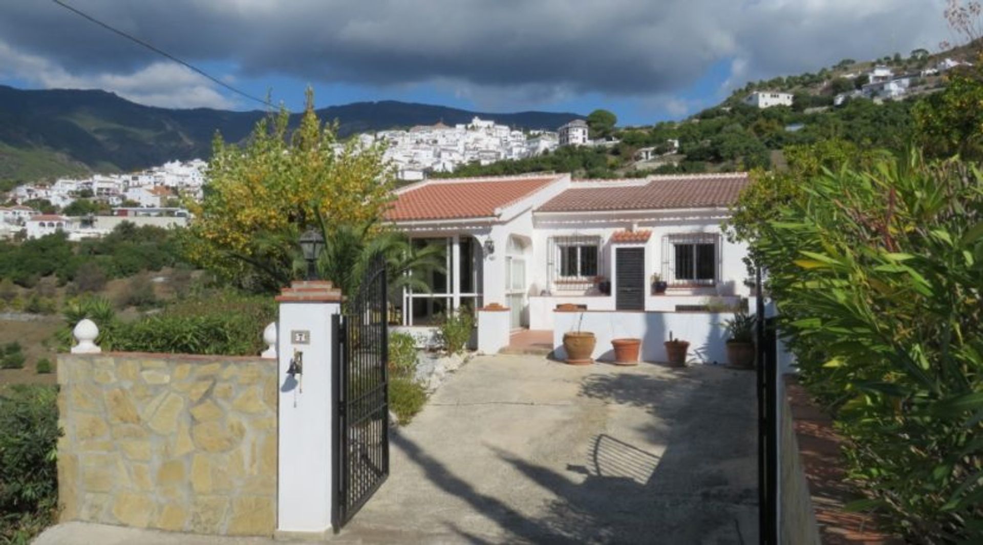 rumah dalam Canillas de Albaida, Andalusia 10028252