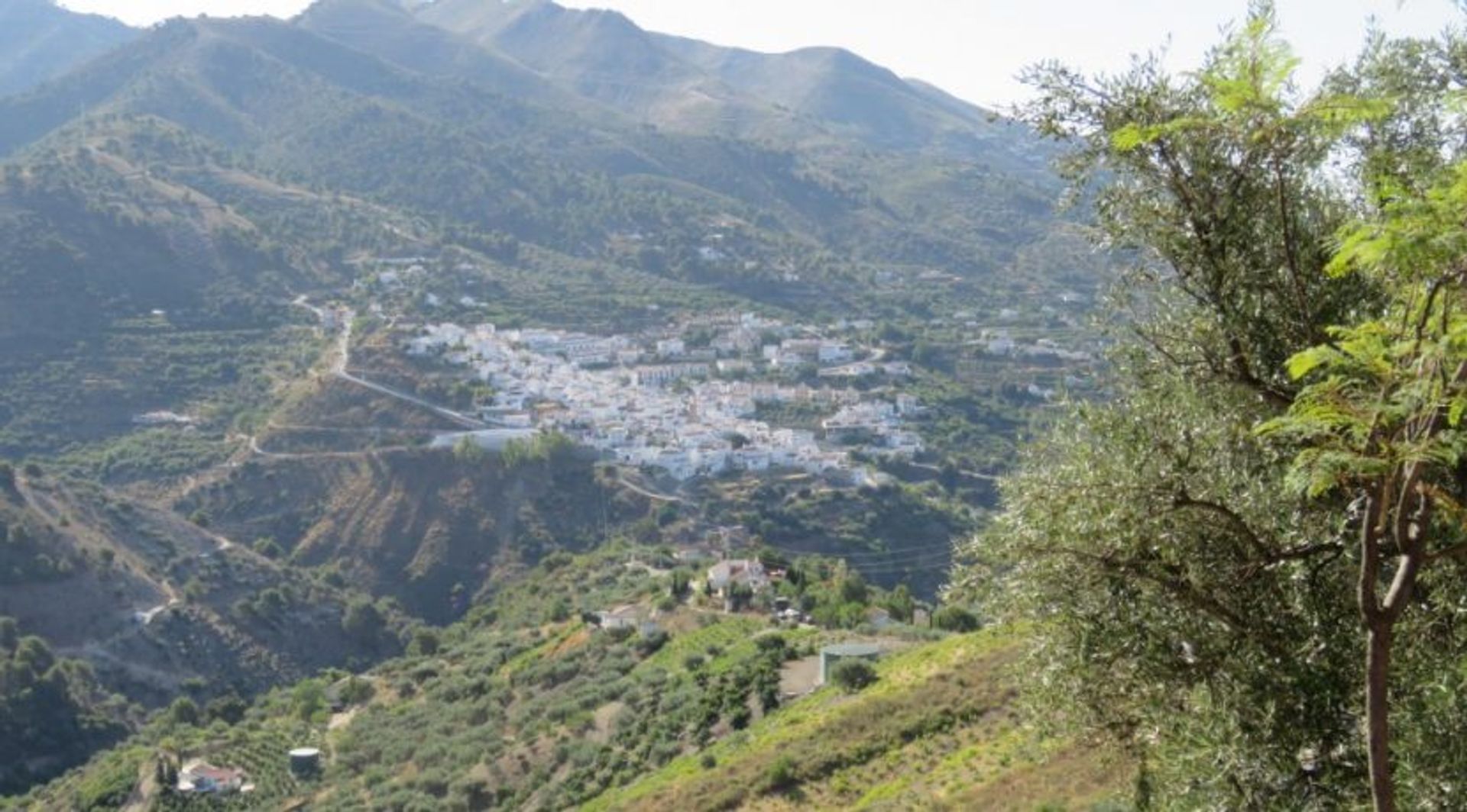 房子 在 CanIllas de AlbaIda, Malaga 10028266