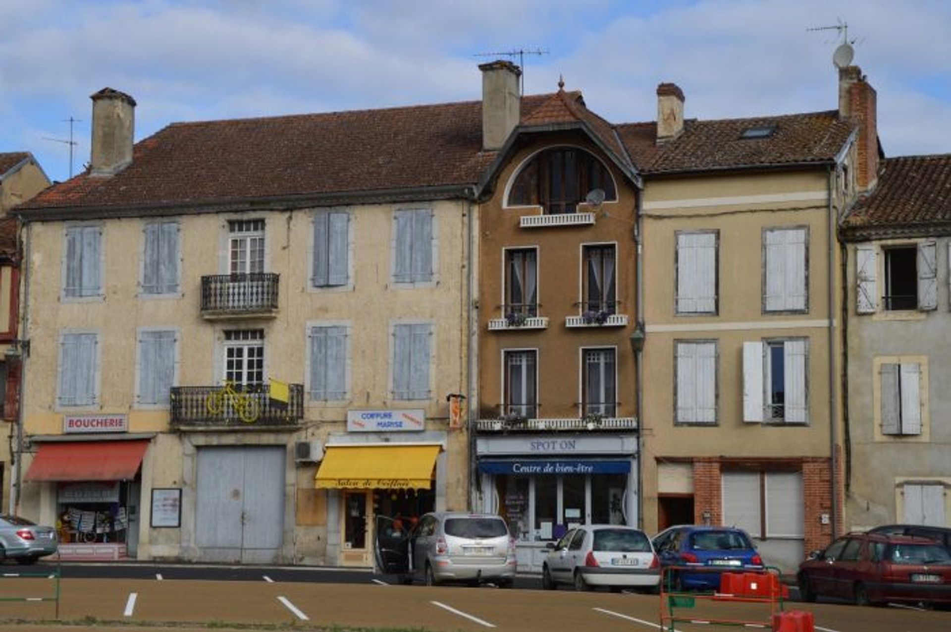 Condominium in Trie-sur-Baise, Midi-Pyrenees 10028923