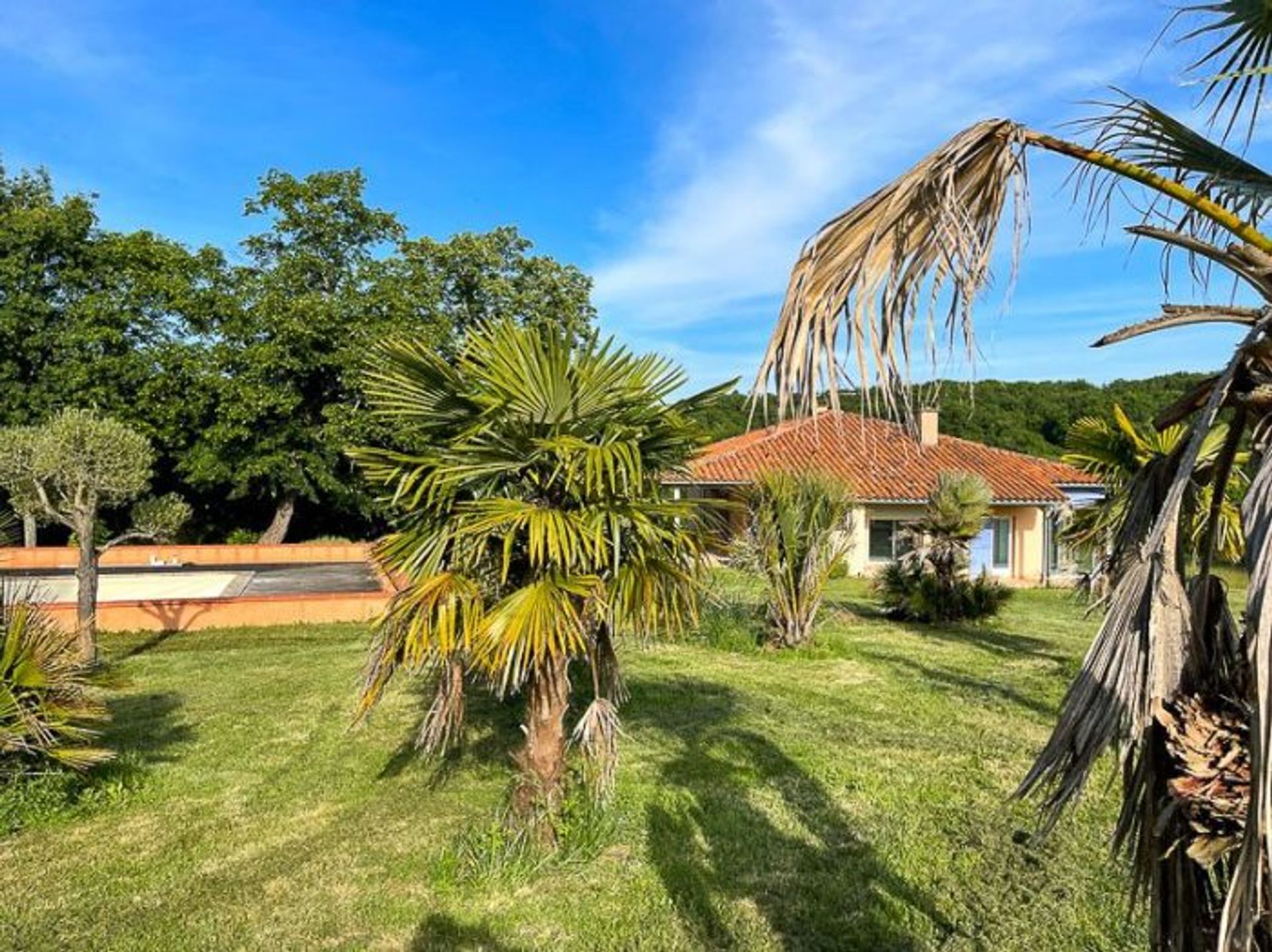 Rumah di Montesquiou, Midi-Pyrenees 10028974