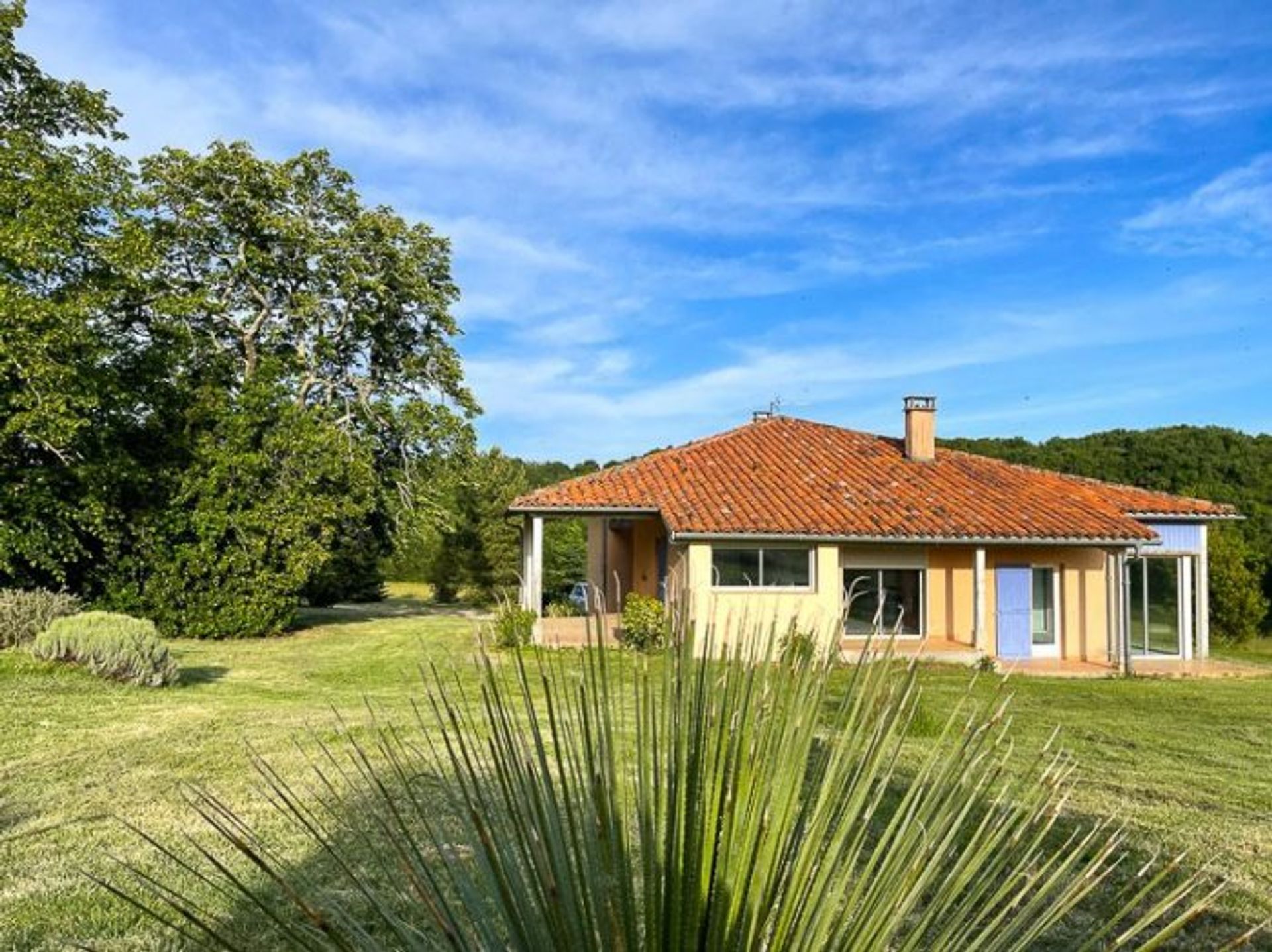 Rumah di Montesquiou, Midi-Pyrenees 10028974