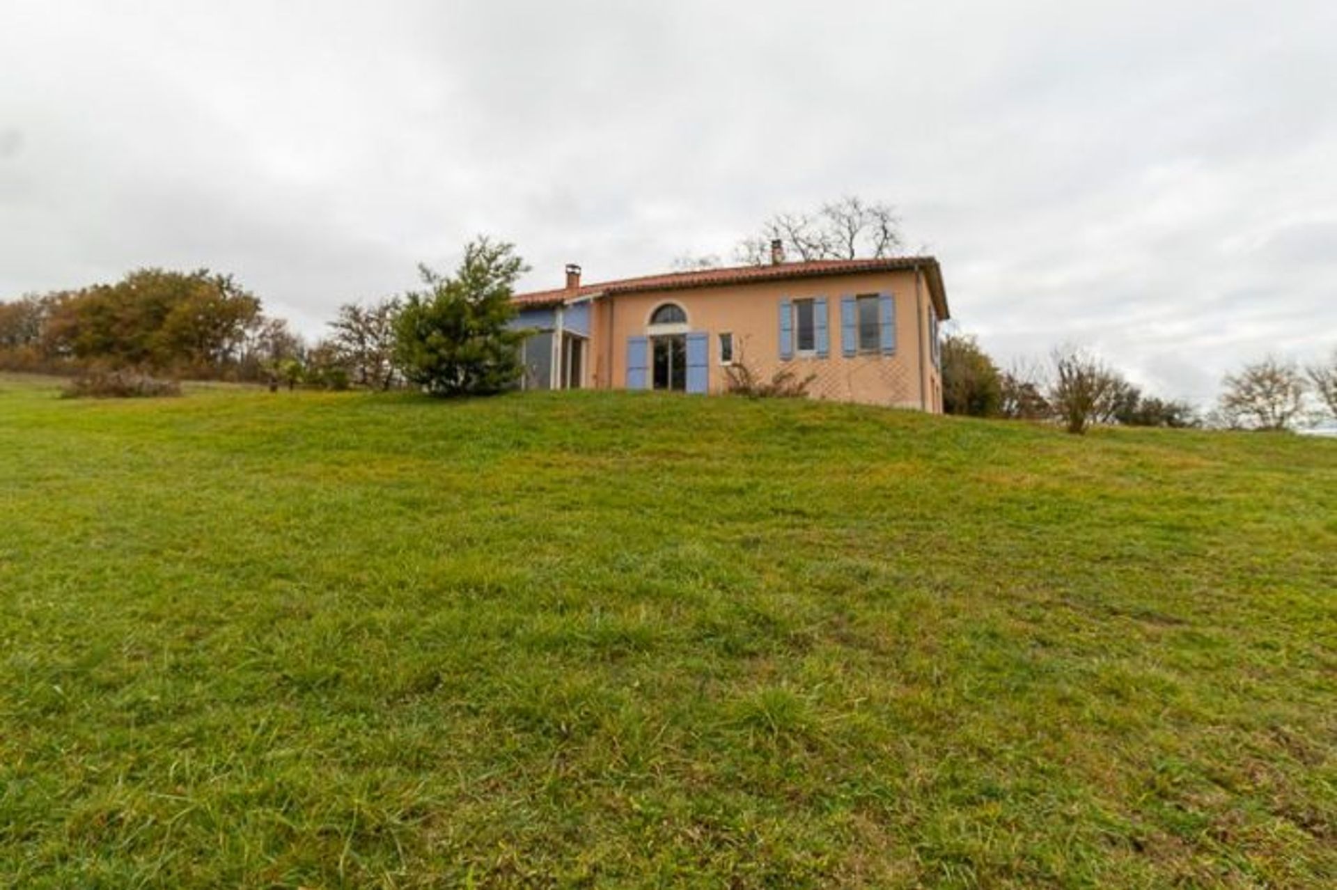 Rumah di Montesquiou, Midi-Pyrenees 10028974