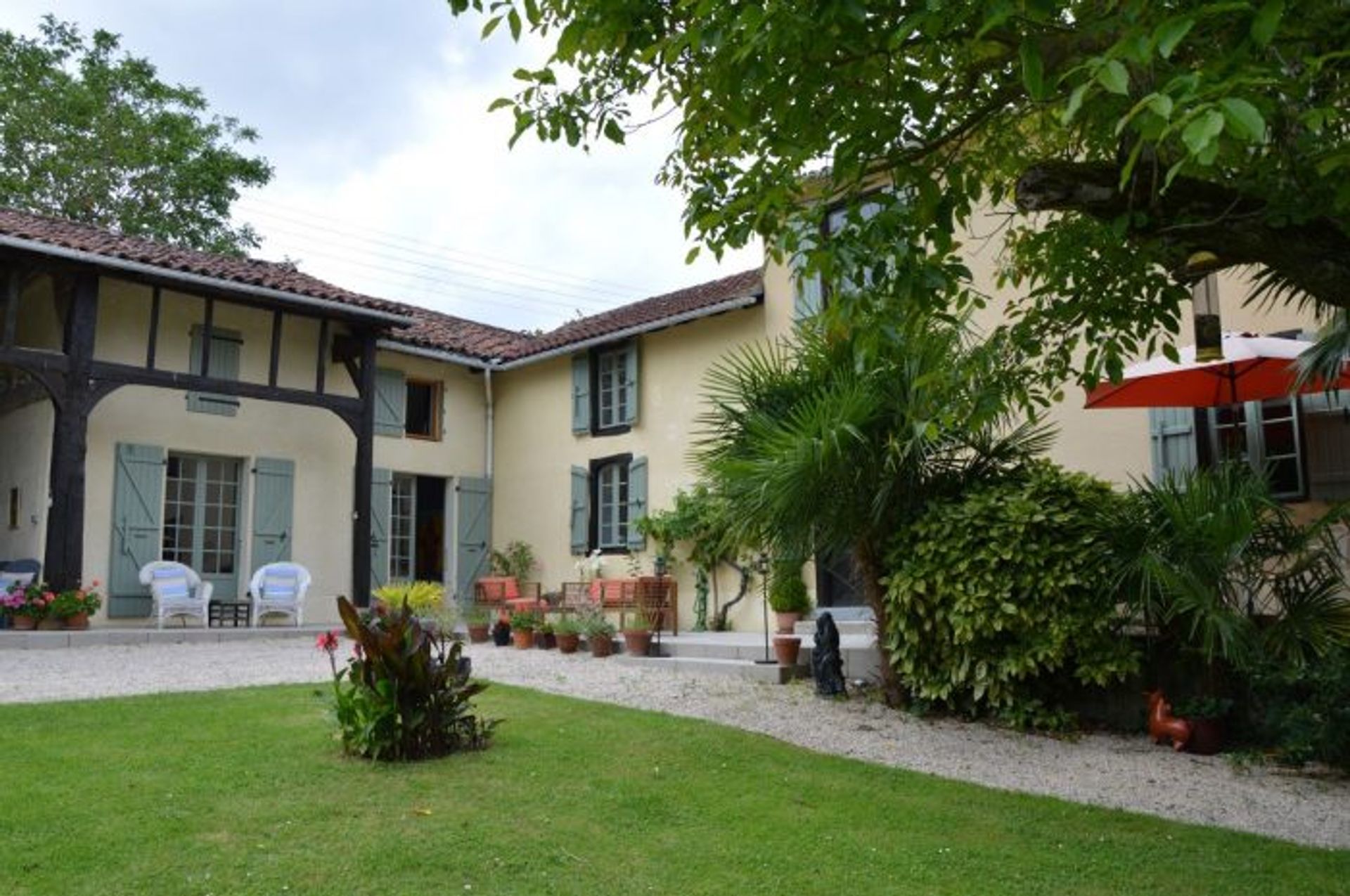 بيت في Villecomtal-sur-Arros, Midi-Pyrenees 10029108