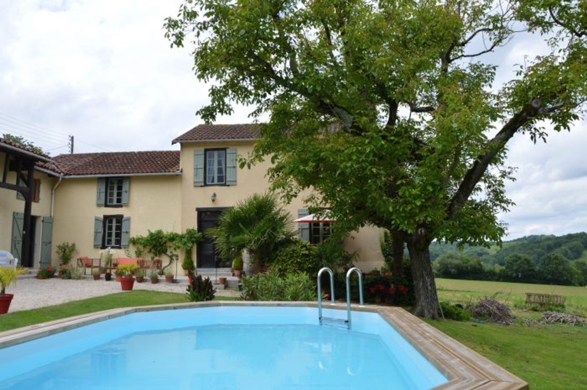 بيت في Villecomtal-sur-Arros, Midi-Pyrenees 10029108