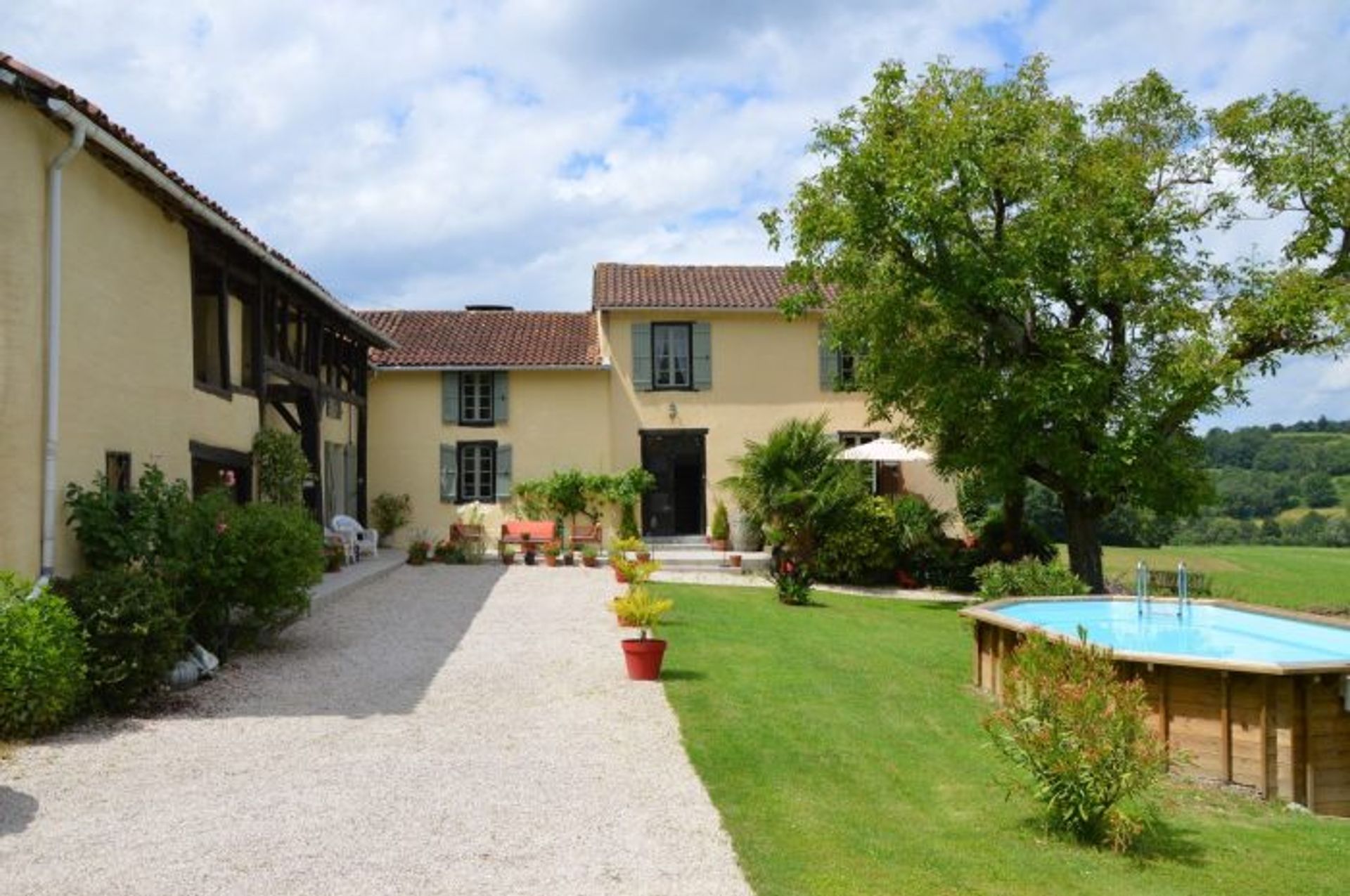 بيت في Villecomtal-sur-Arros, Midi-Pyrenees 10029108