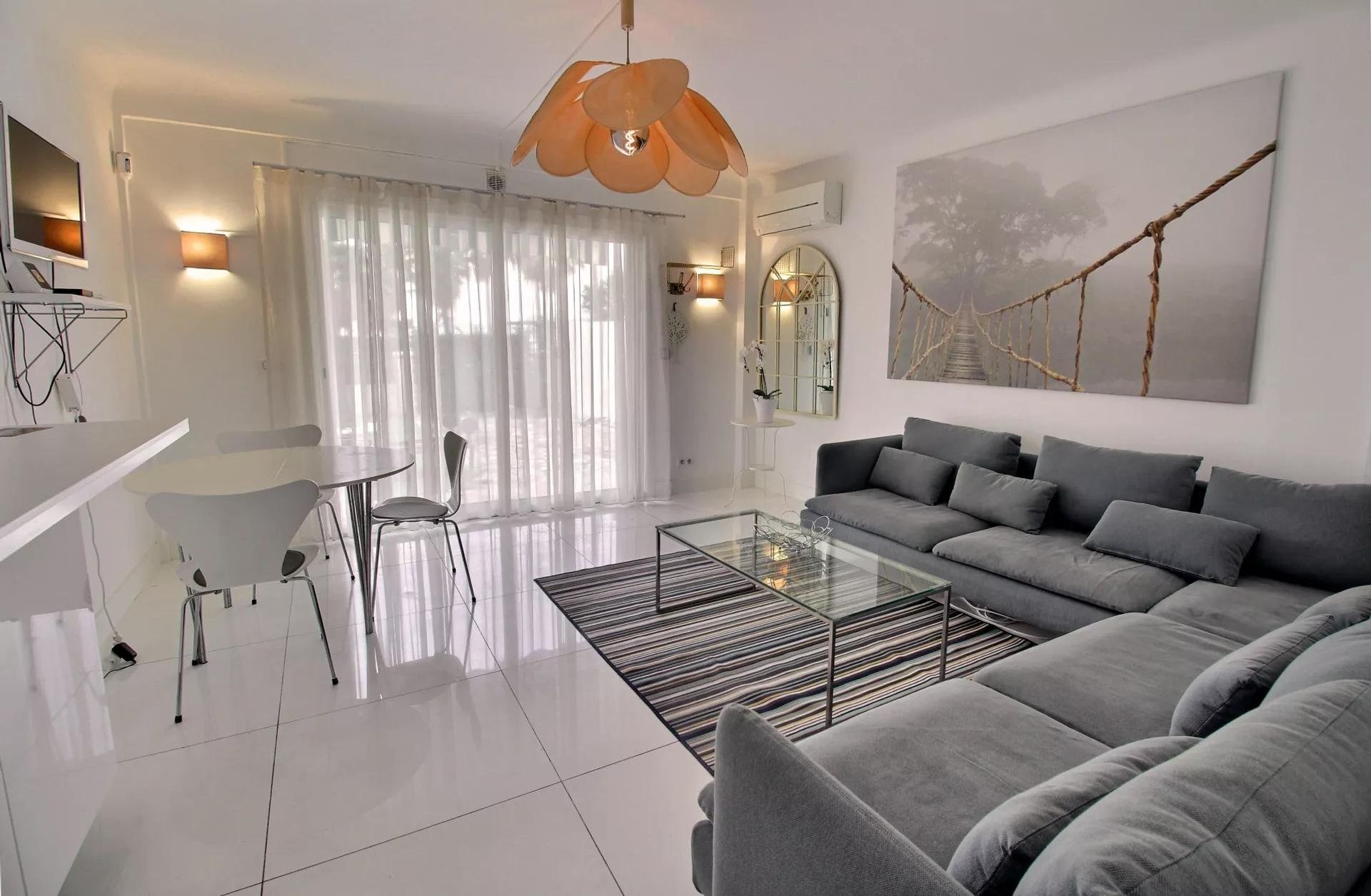 Condominium in Cannes, Provence-Alpes-Côte d'Azur 10029692