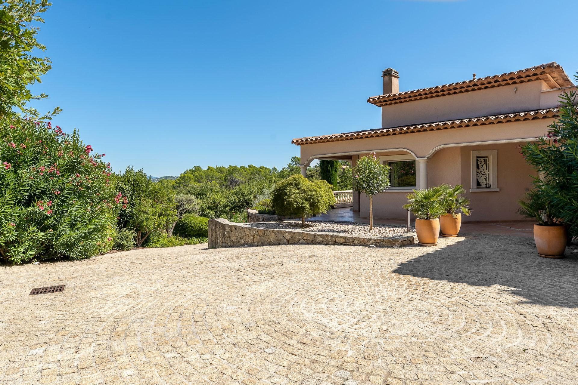 жилой дом в Seillans, Provence-Alpes-Cote d'Azur 10029706