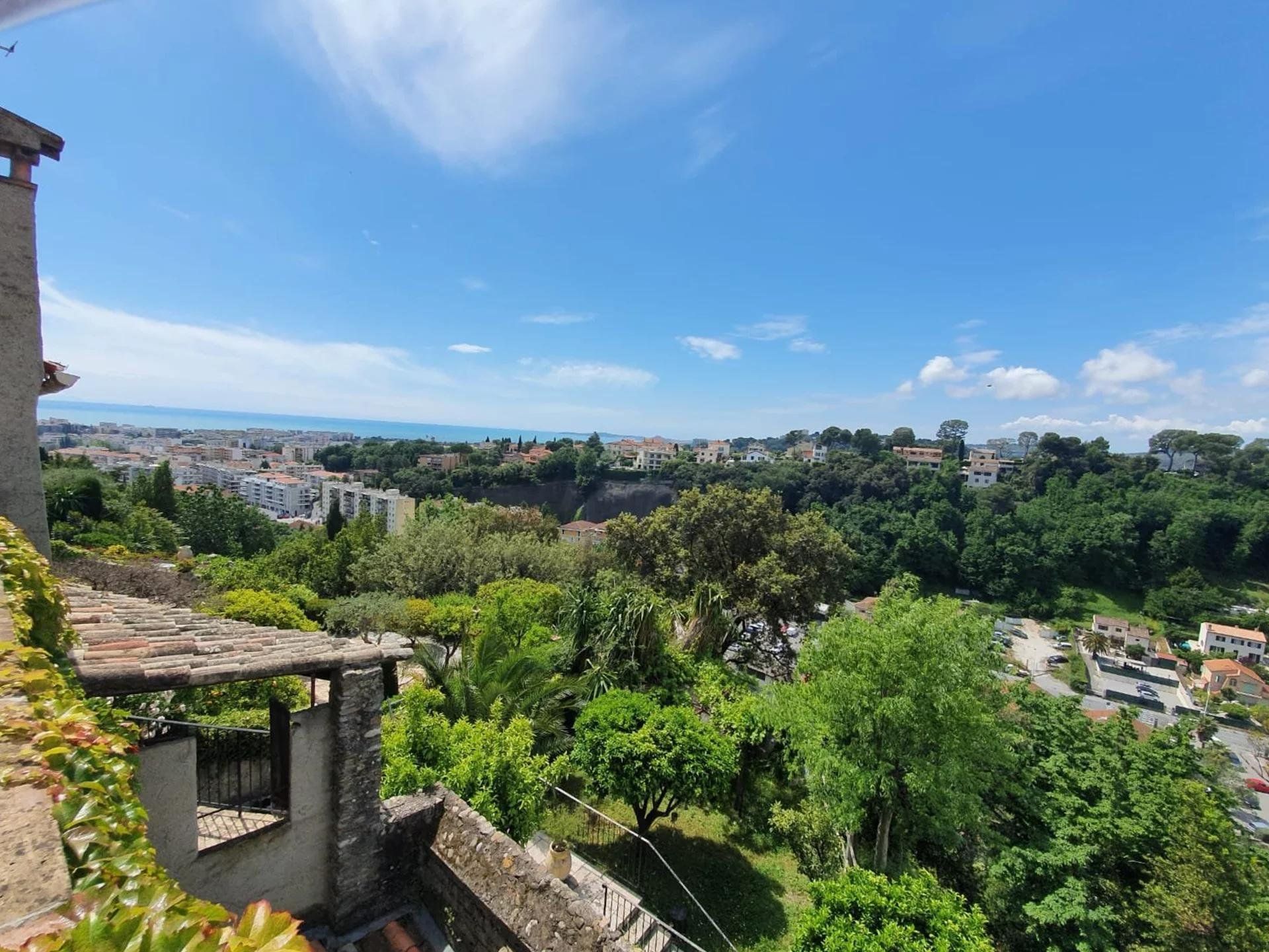 بيت في Cagnes-Sur-Mer,  10029714