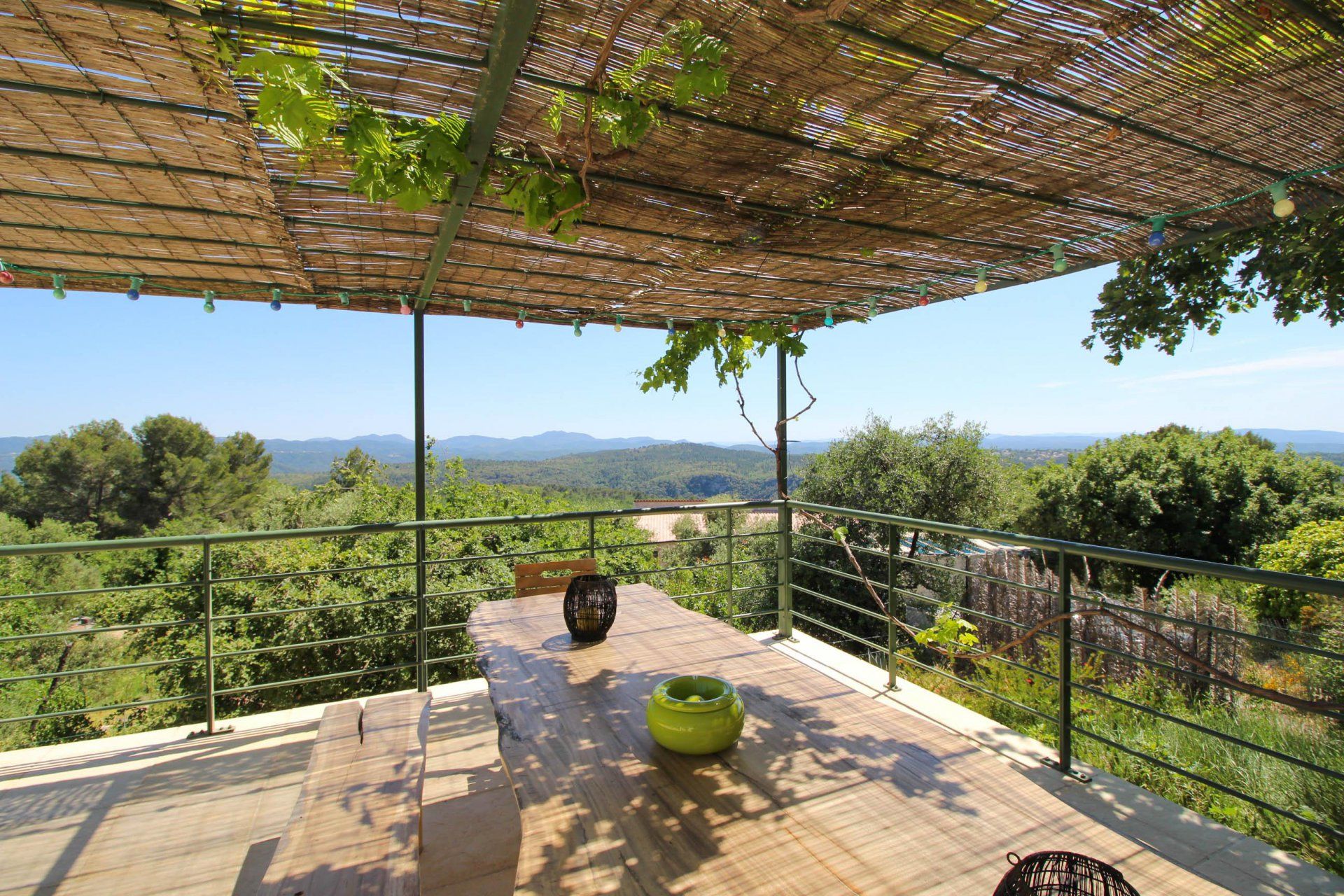 Osakehuoneisto sisään Saint-Cezaire-sur-Siagne, Provence-Alpes-Cote d'Azur 10029779