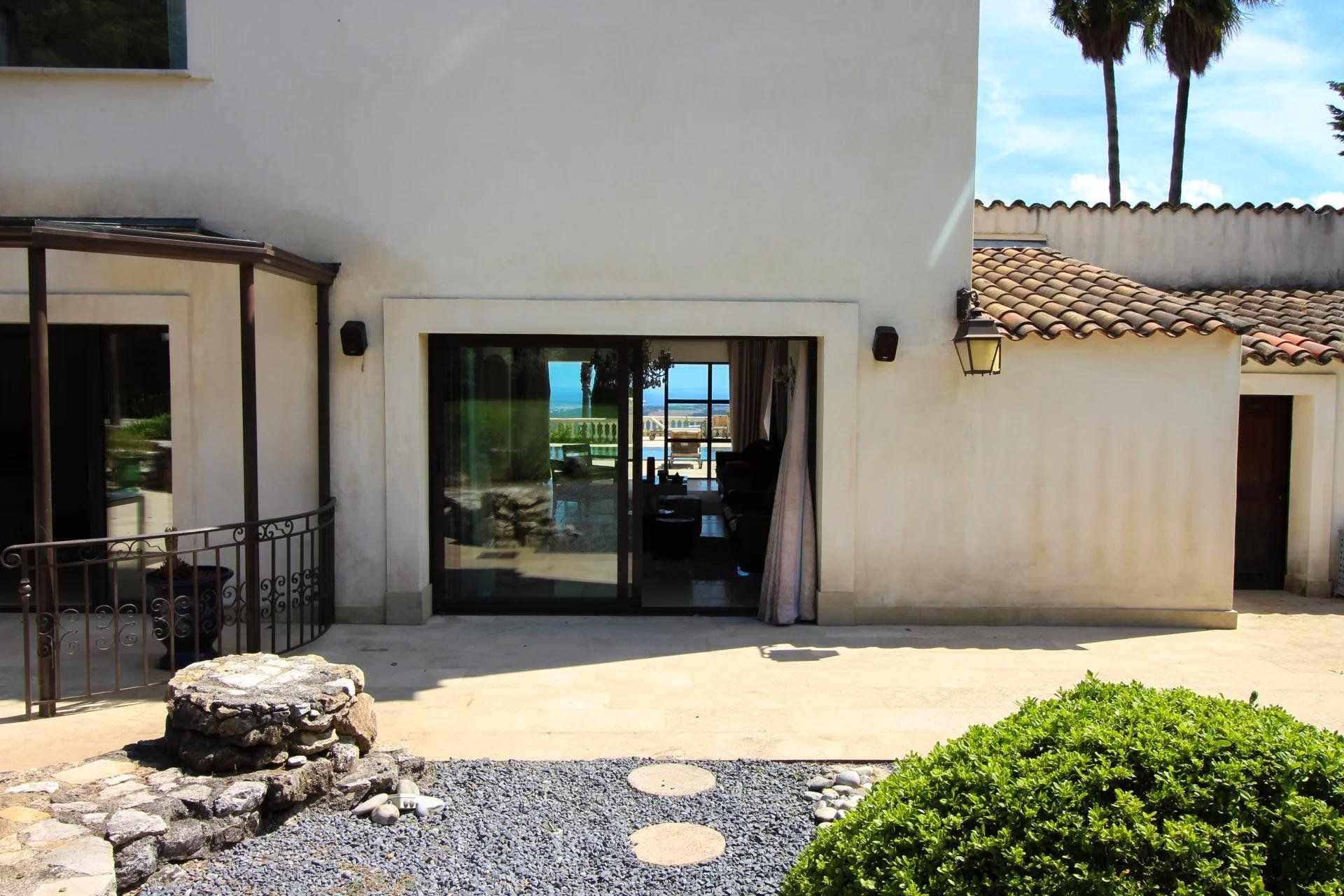 rumah dalam Saint-Paul-De-Vence,  10029823