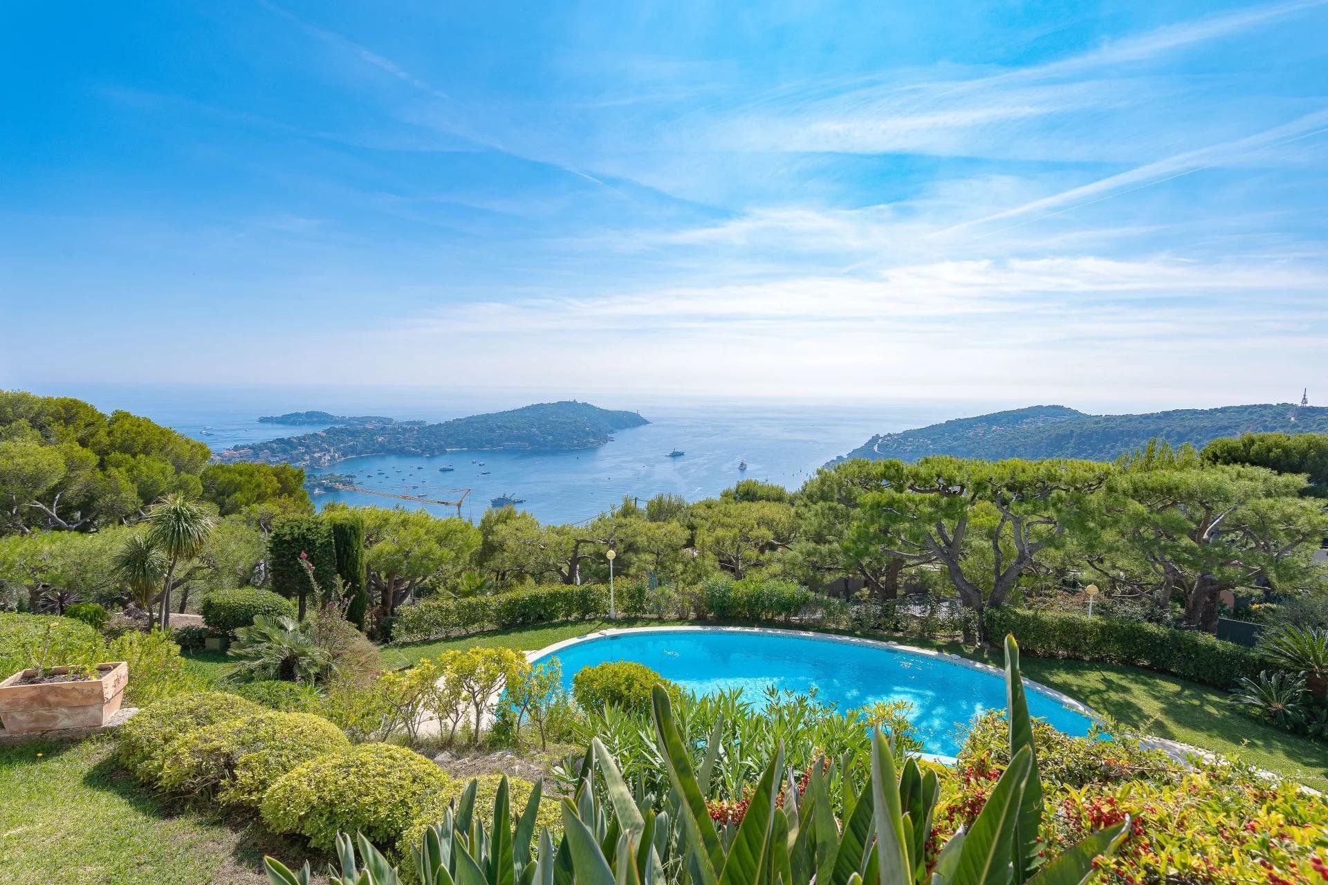 Osakehuoneisto sisään Villefranche-sur-Mer, Provence-Alpes-Cote d'Azur 10029938