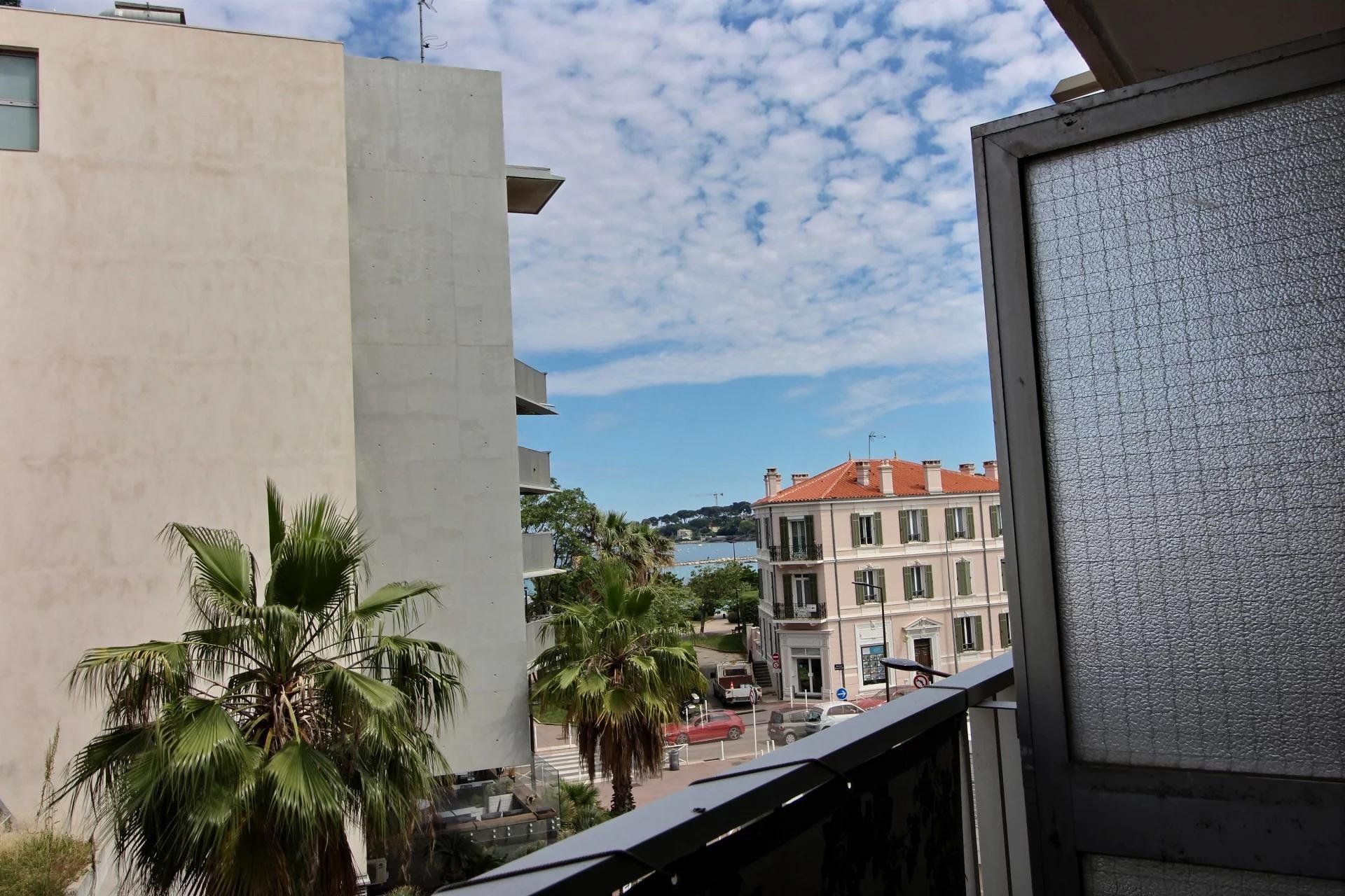 Condominium in 4 Rooms - Antibes ilette,  10030016