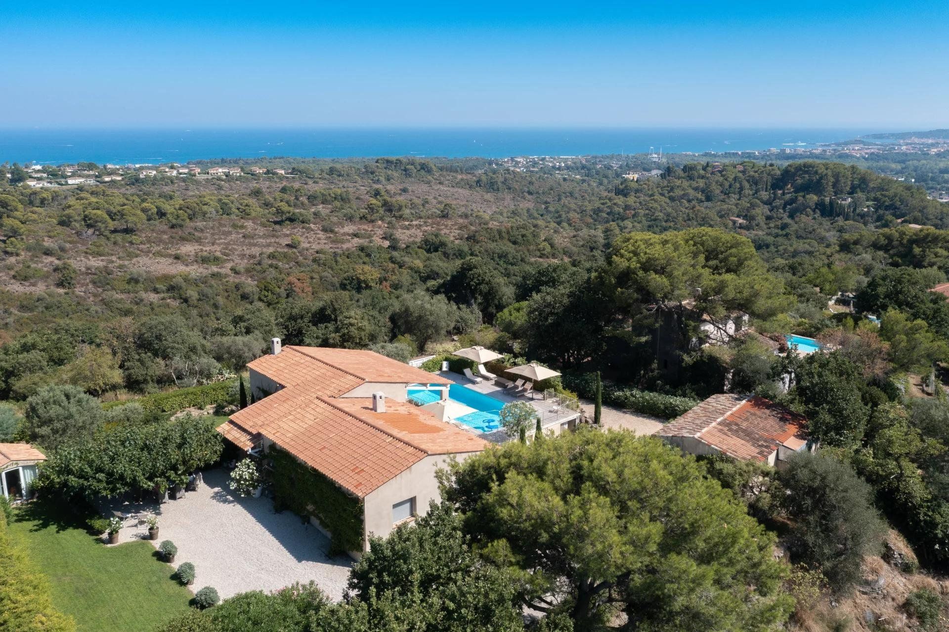 Hus i Biot, Provence-Alpes-Cote d'Azur 10030046