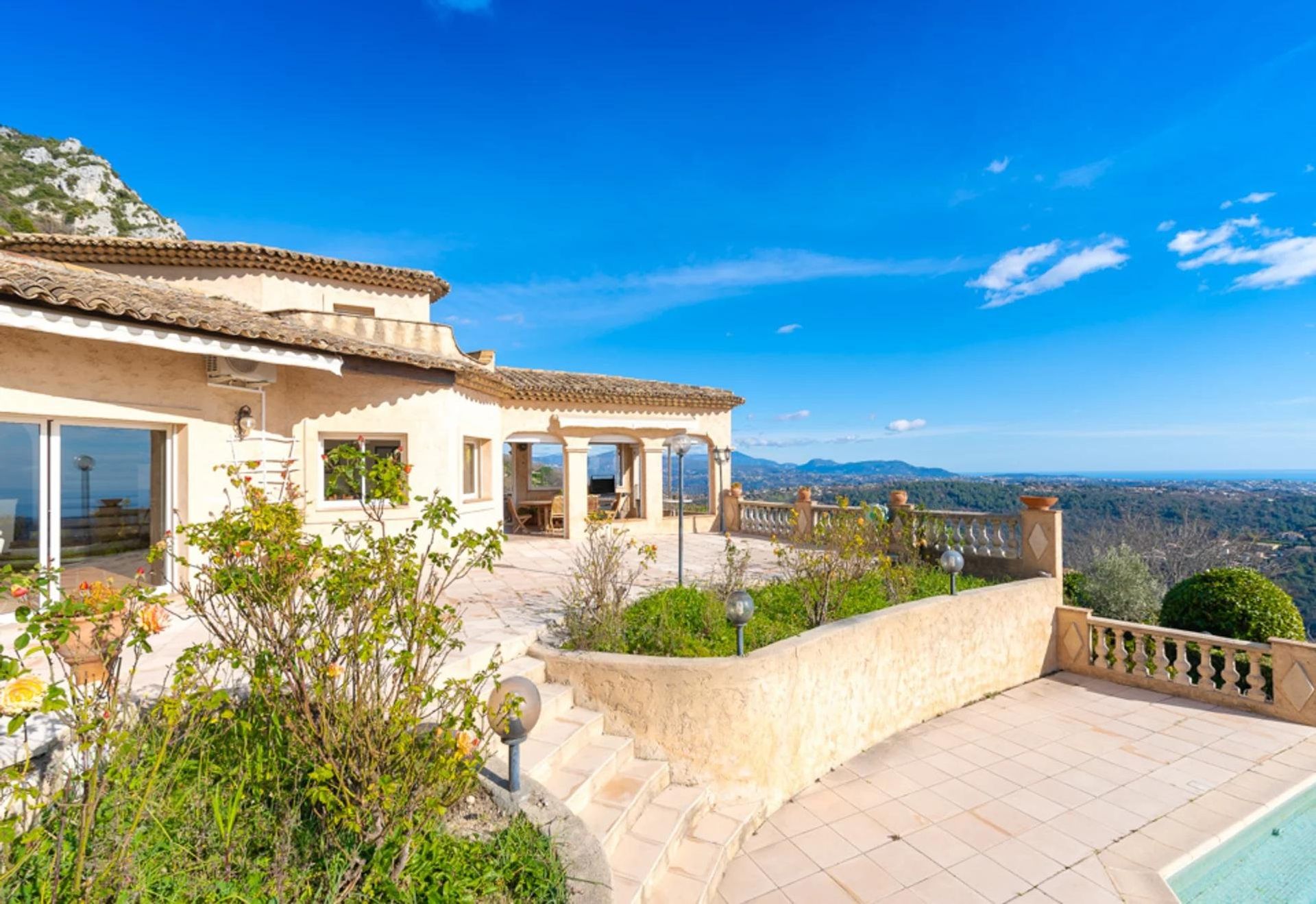 House in Vence, Provence-Alpes-Cote d'Azur 10030085