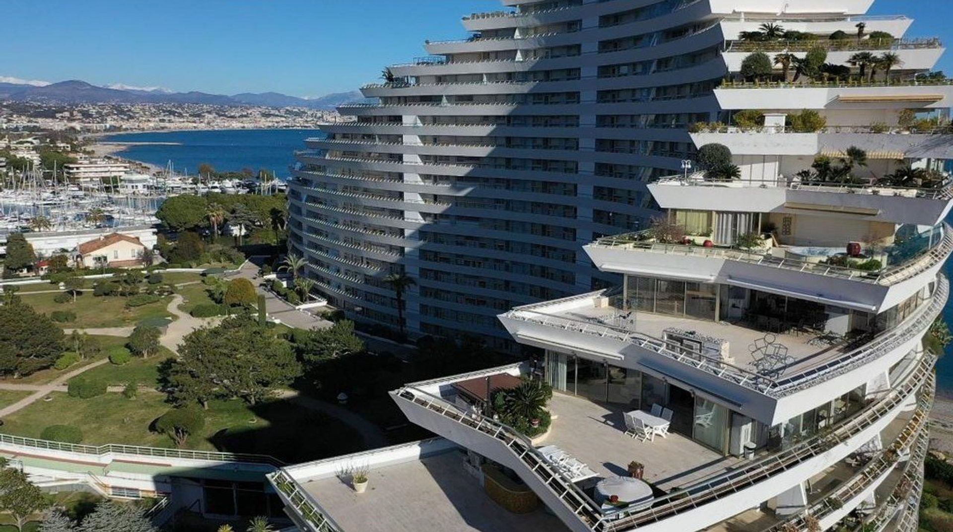 Condominio en Les Beaumettes, Provenza-Alpes-Costa Azul 10030118