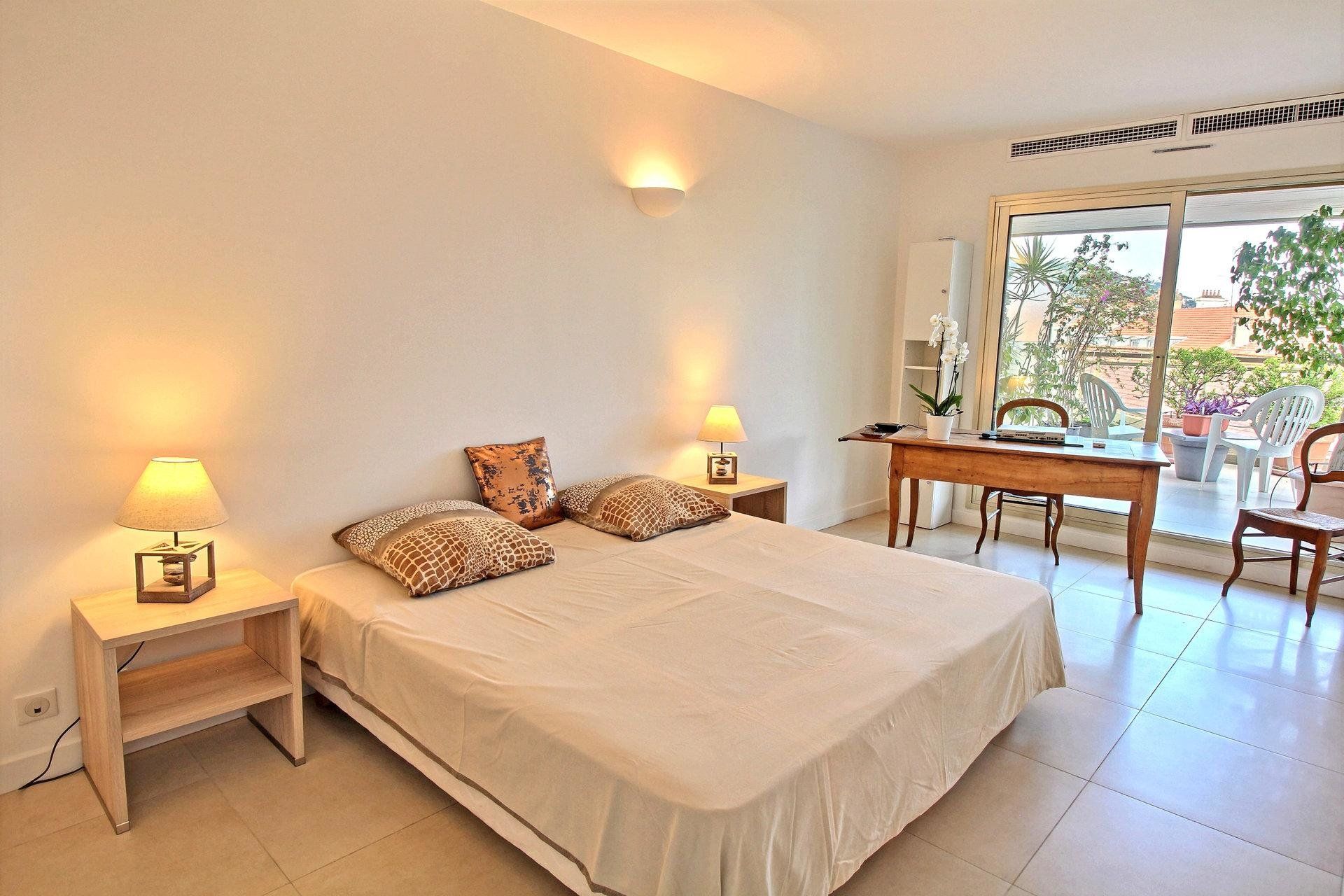 Condominium in Cannes, Provence-Alpes-Cote dAzur 10030159