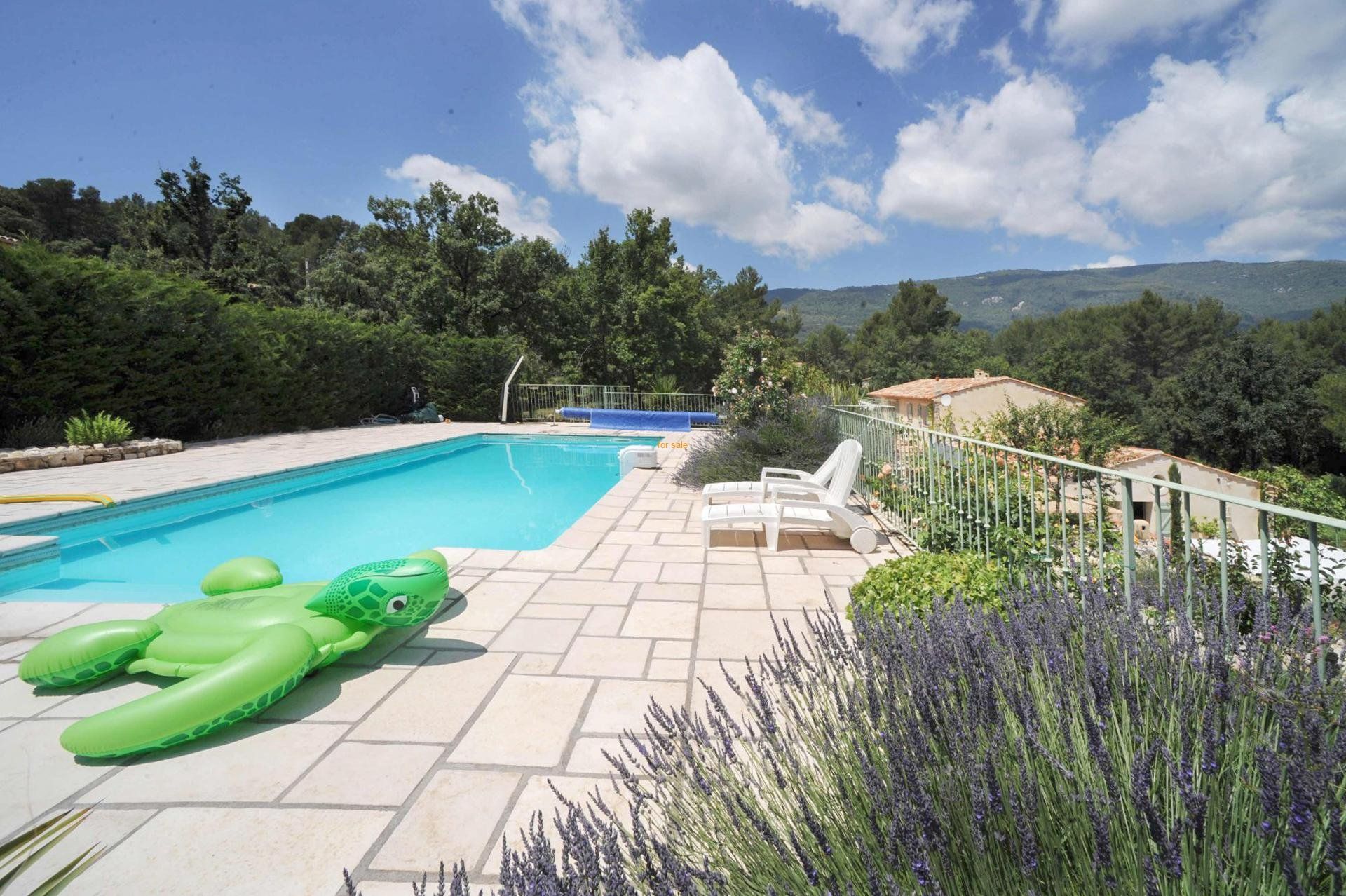 Condominium dans Seillans, Provence-Alpes-Cote d'Azur 10030242