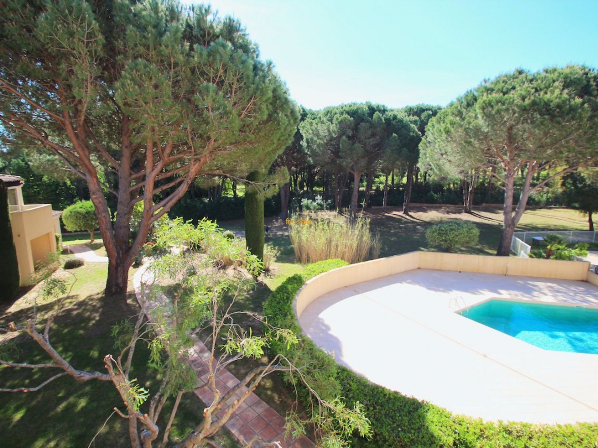 Condominium dans Saint-Tropez, Provence-Alpes-Cote d'Azur 10030263