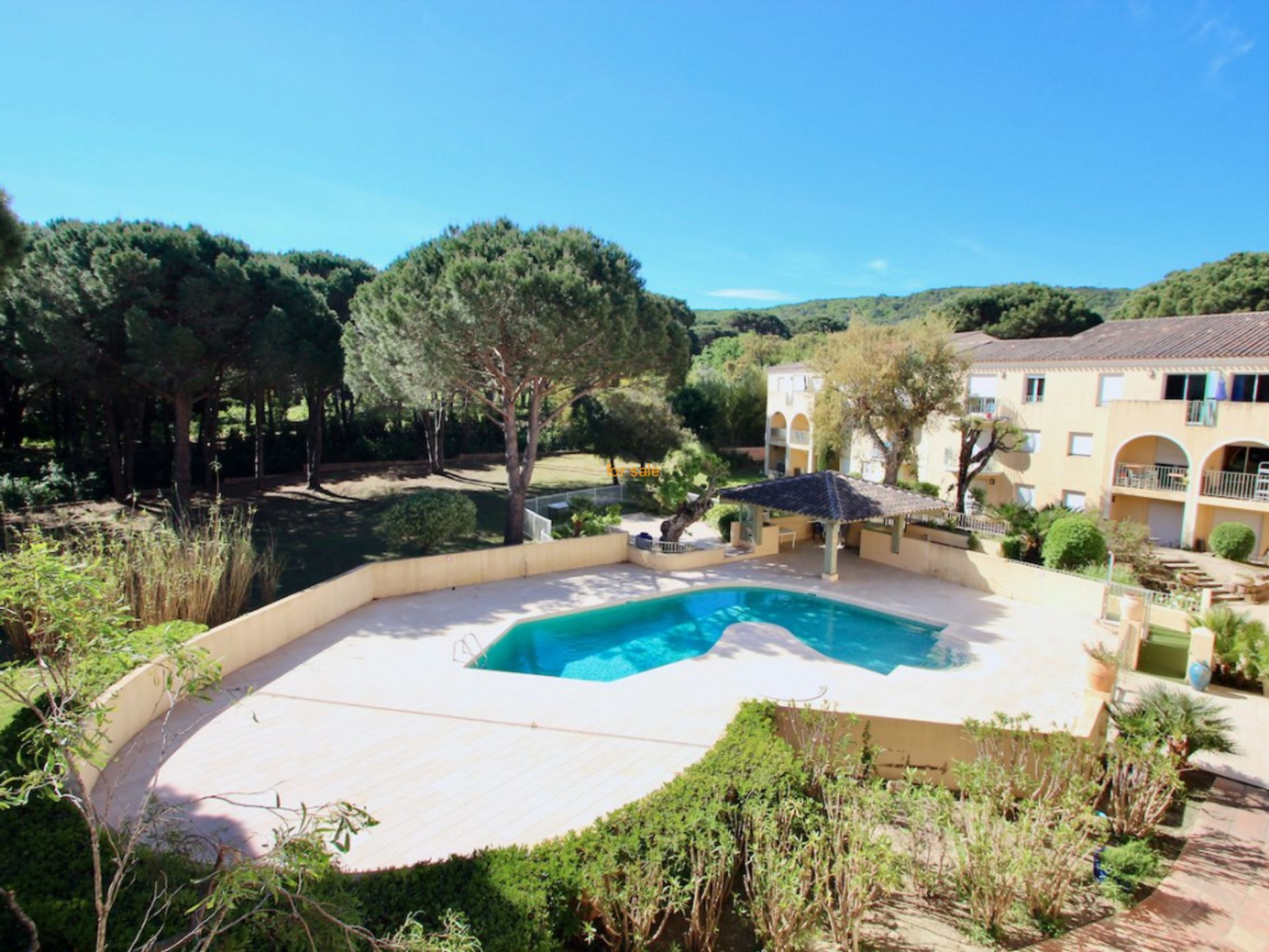 Condominium dans Saint-Tropez, Provence-Alpes-Cote d'Azur 10030263