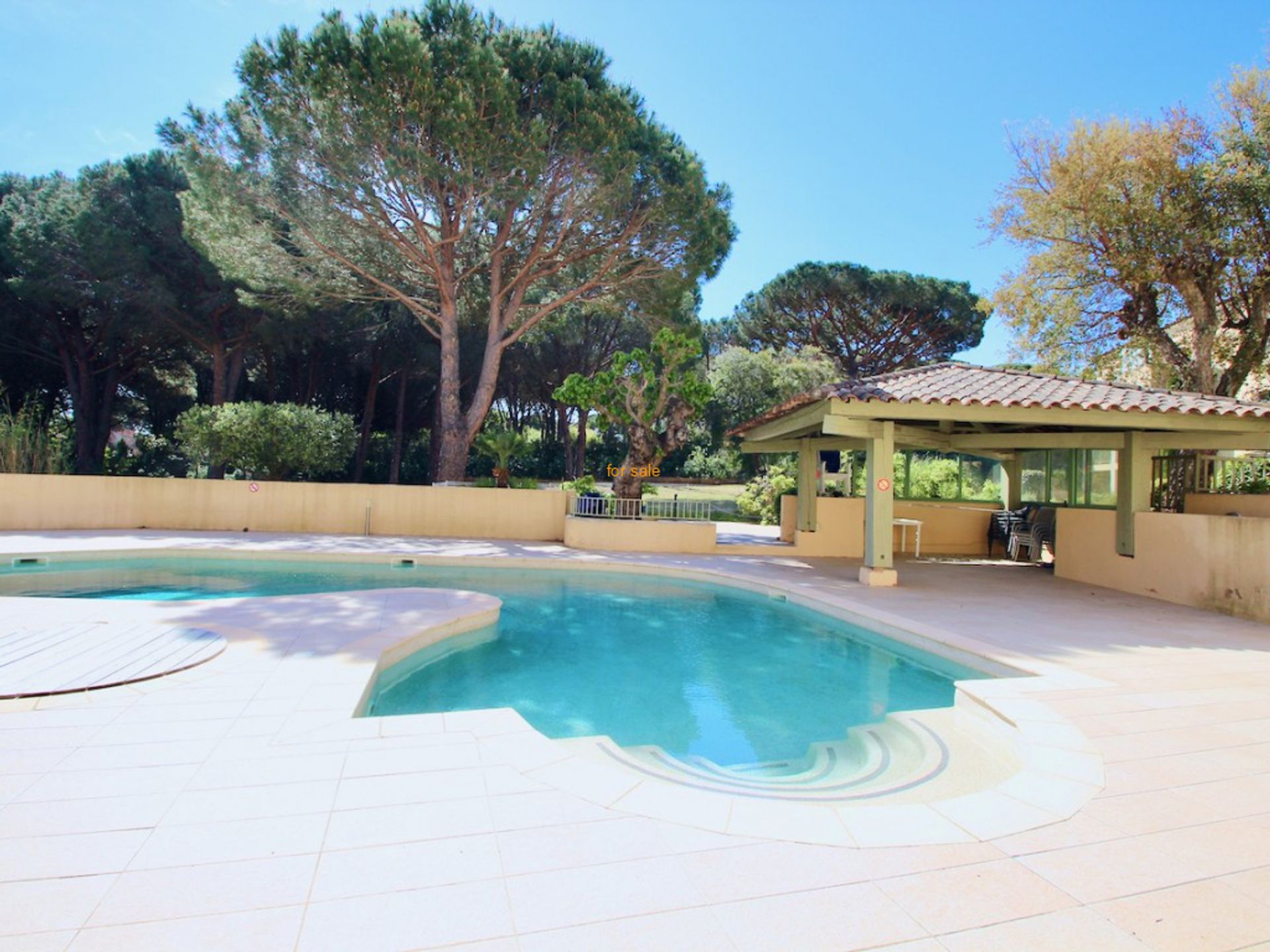 Condominium dans Saint-Tropez, Provence-Alpes-Cote d'Azur 10030263