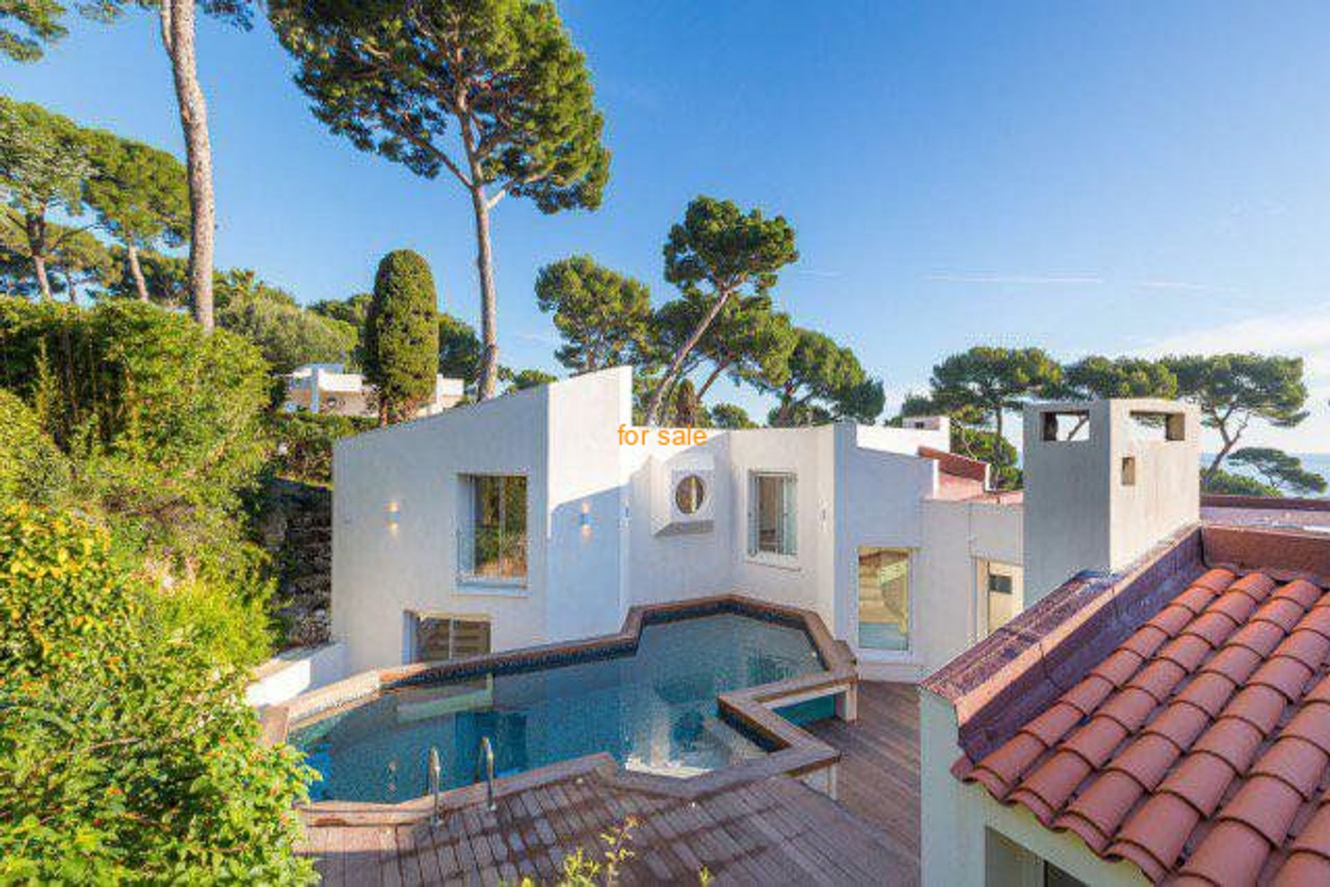 House in Juan-les-Pins, Provence-Alpes-Cote d'Azur 10030272