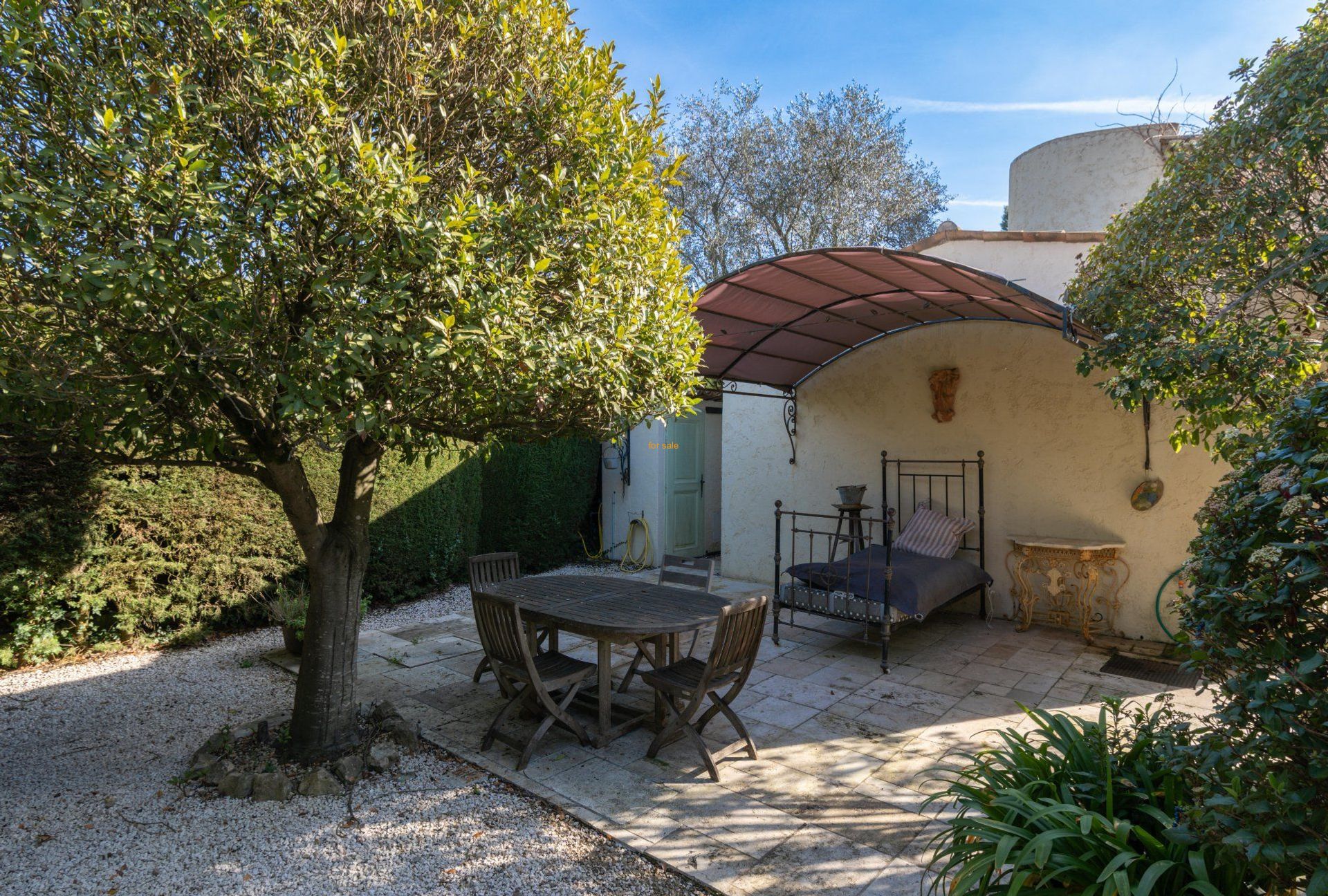 Hus i Mouans-Sartoux, Provence-Alpes-Cote d'Azur 10030278