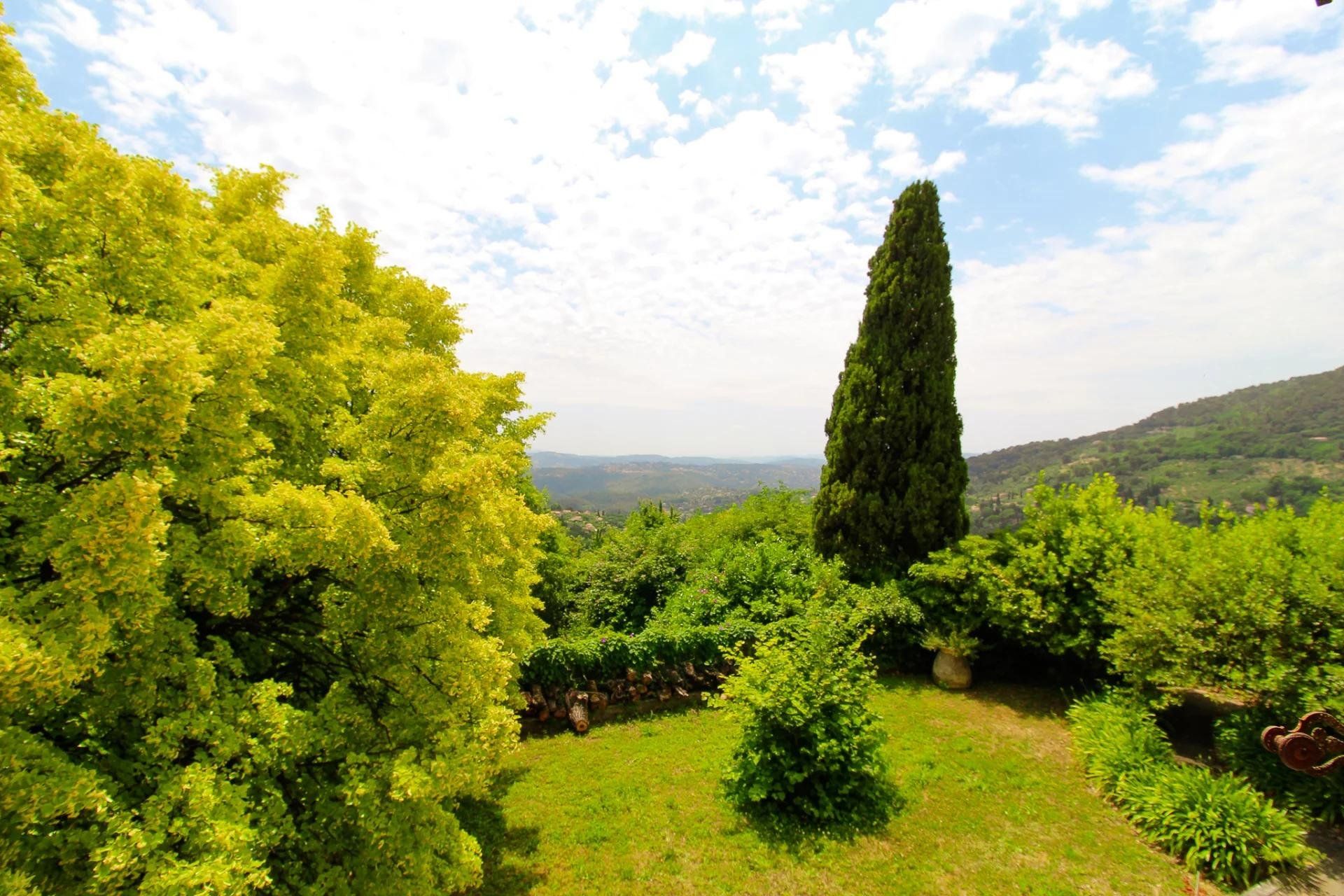 Talo sisään Grasse, Provence-Alpes-Cote d'Azur 10030288