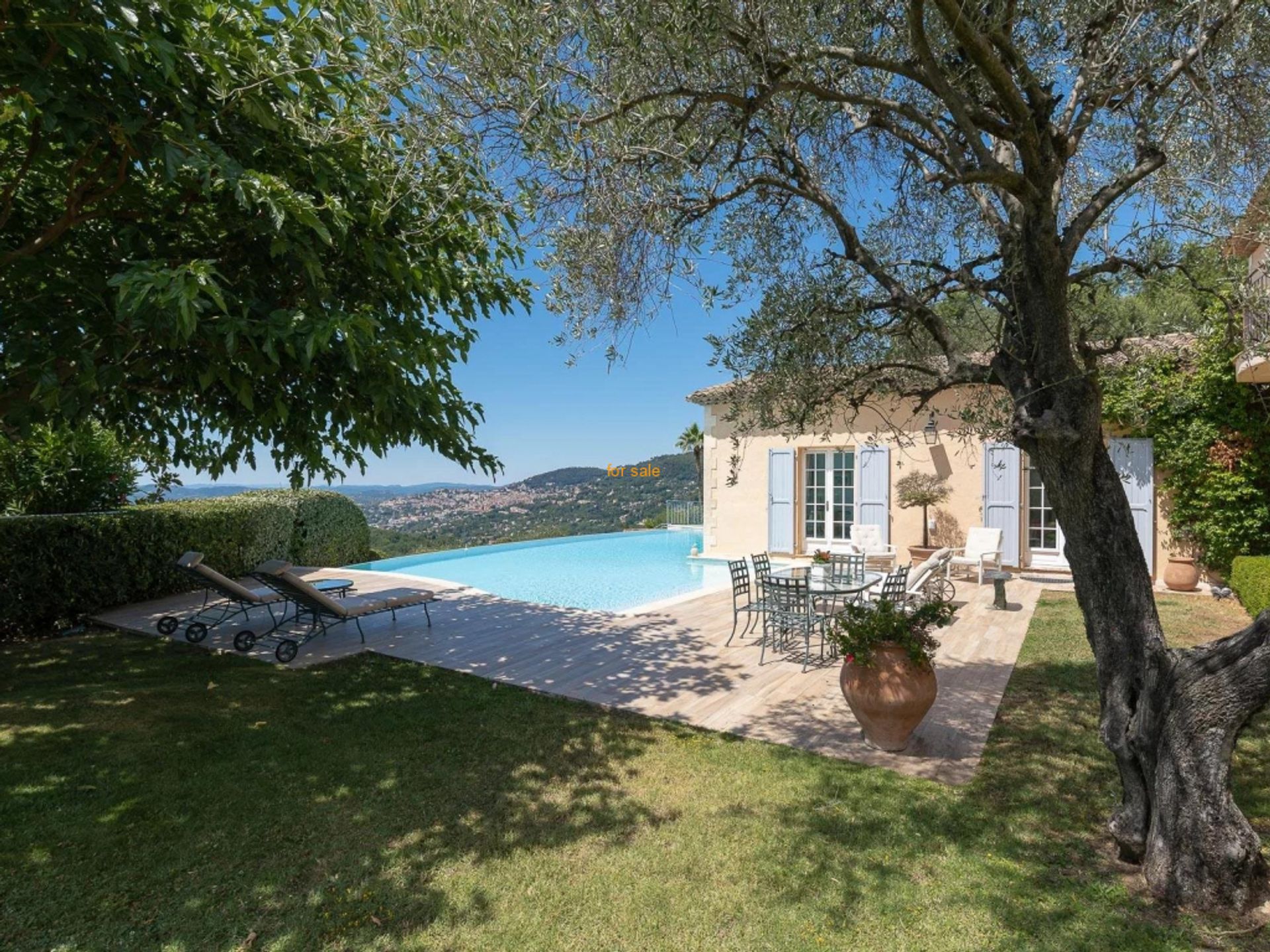 Haus im Chateauneuf-Grasse, Provence-Alpes-Cote d'Azur 10030292