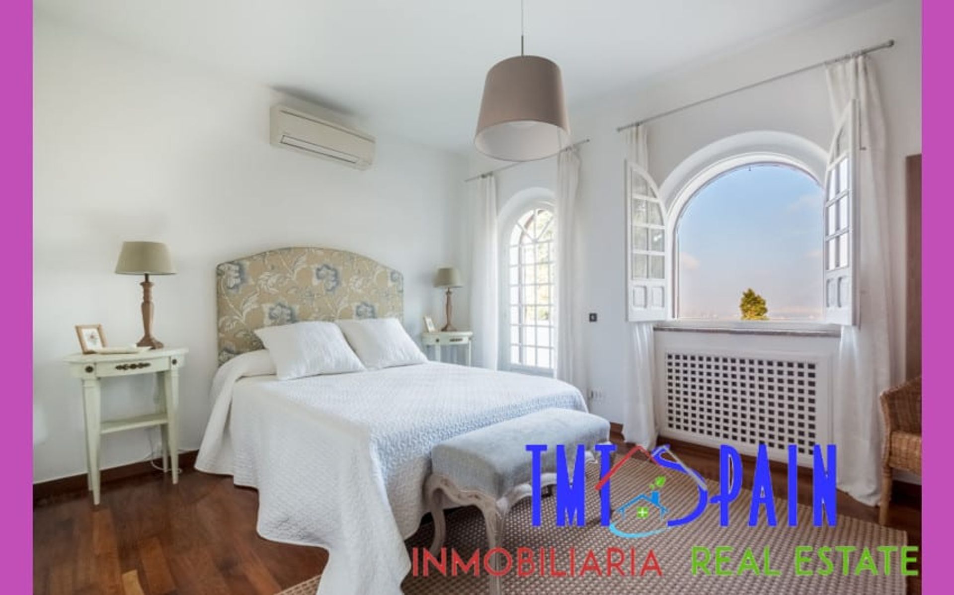 House in AlgecIras, GIbraltar 10032611