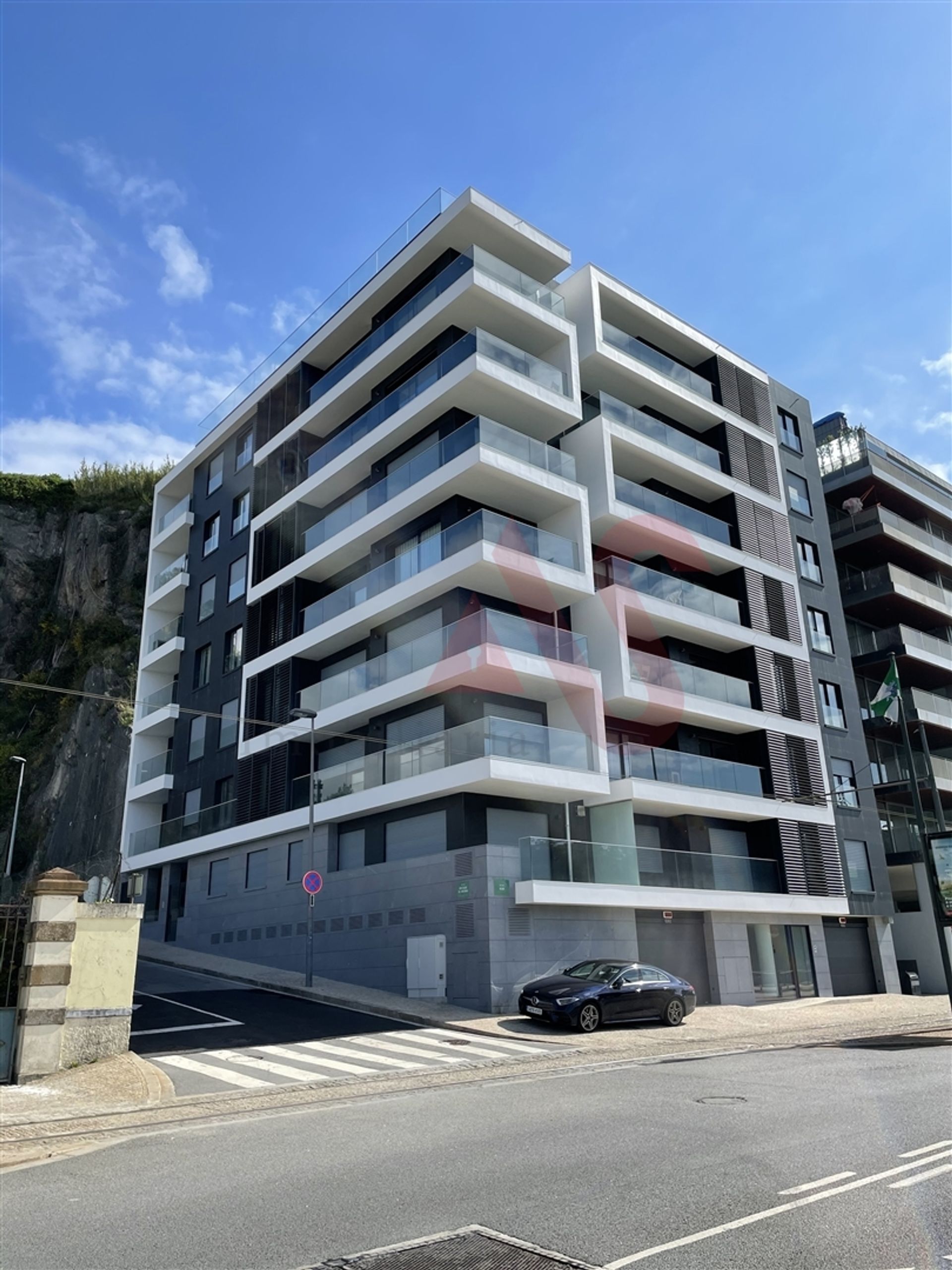 Condominium in Lordelo do Ouro, Porto 10034466