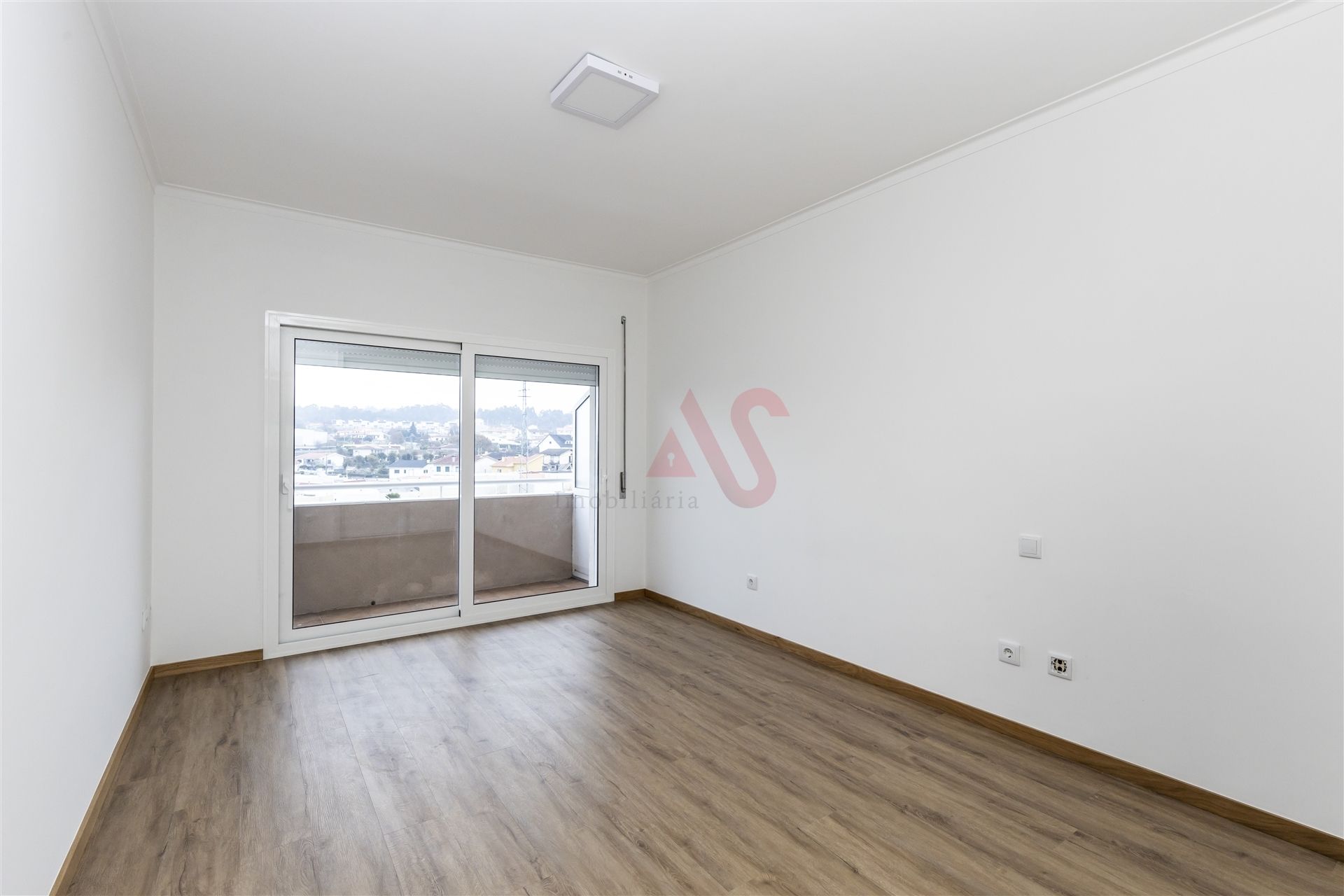 Osakehuoneisto sisään GuImaraes, Braga 10034853