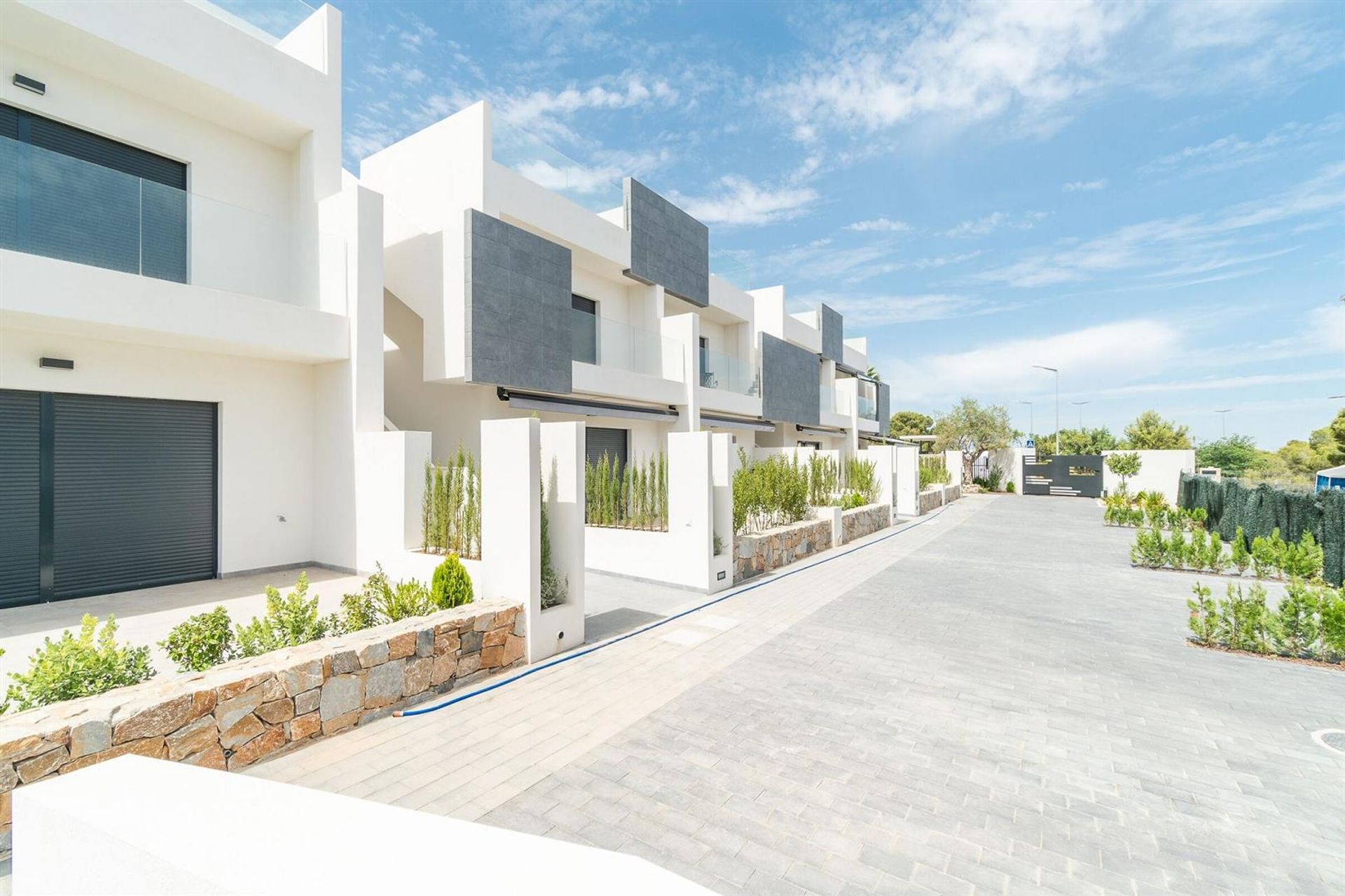 عمارات في Los Balcones, TorrevIeja, Costa Blanca 10034934