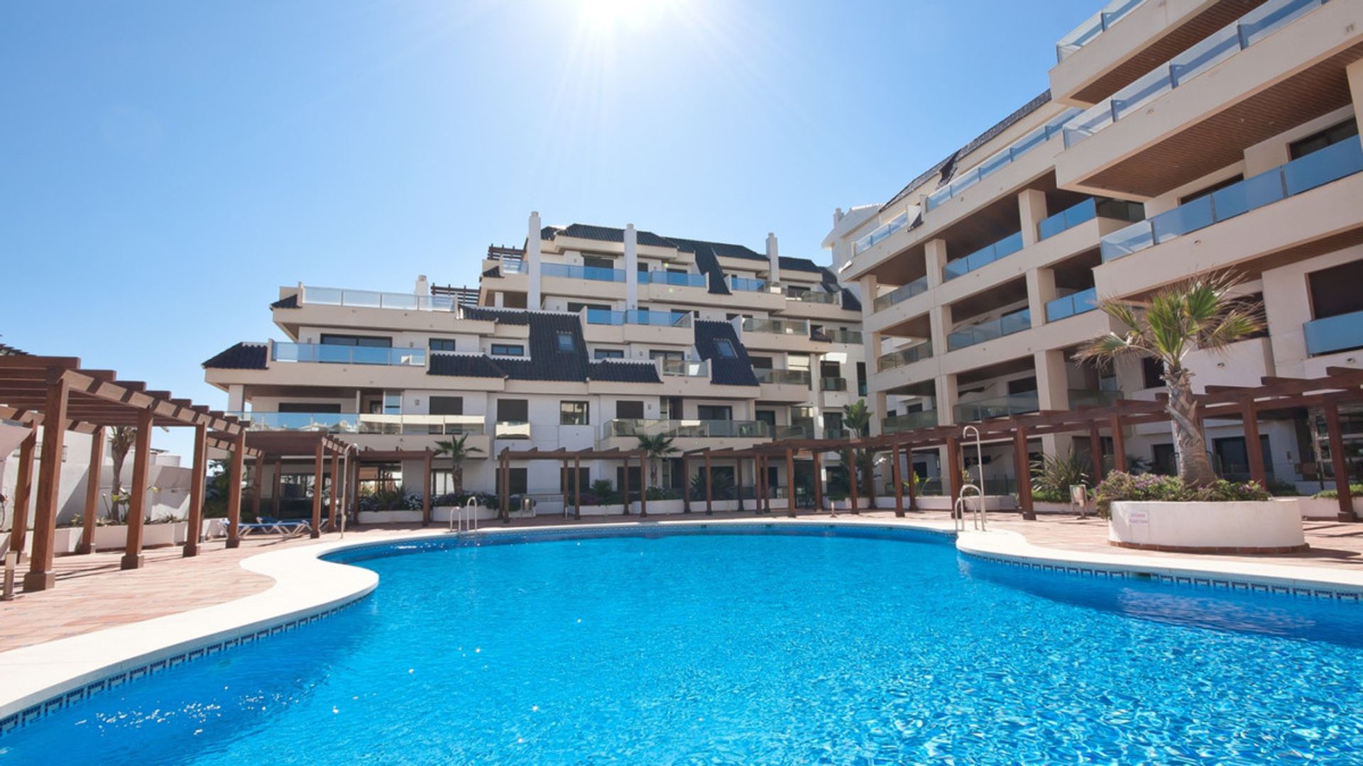 Condominium in Castillo de Sabinillas, Andalusië 10036934