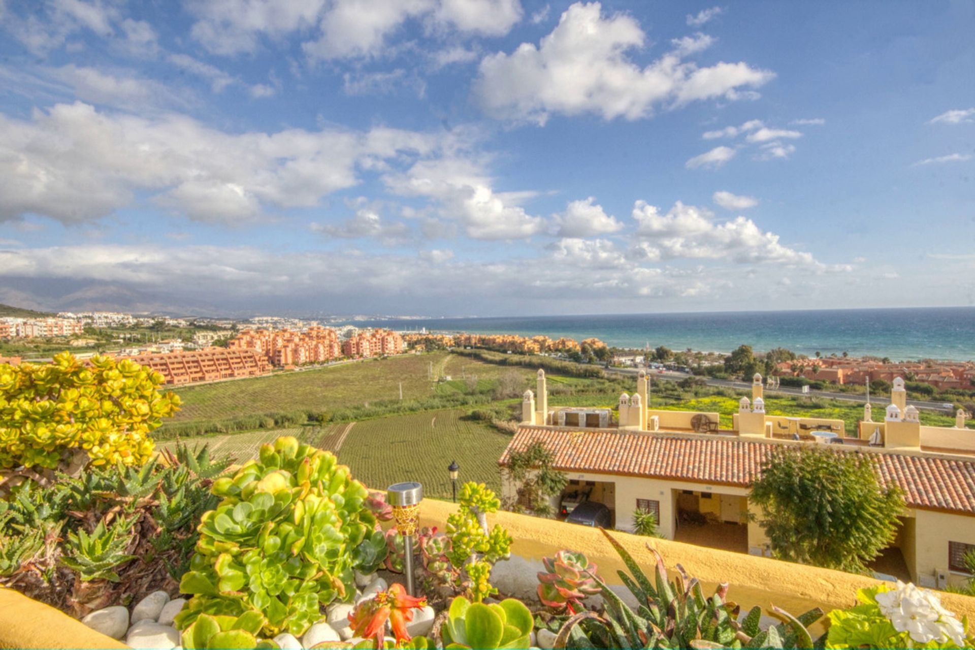 Condominio nel Castello di Sabinillas, Andalusia 10036973