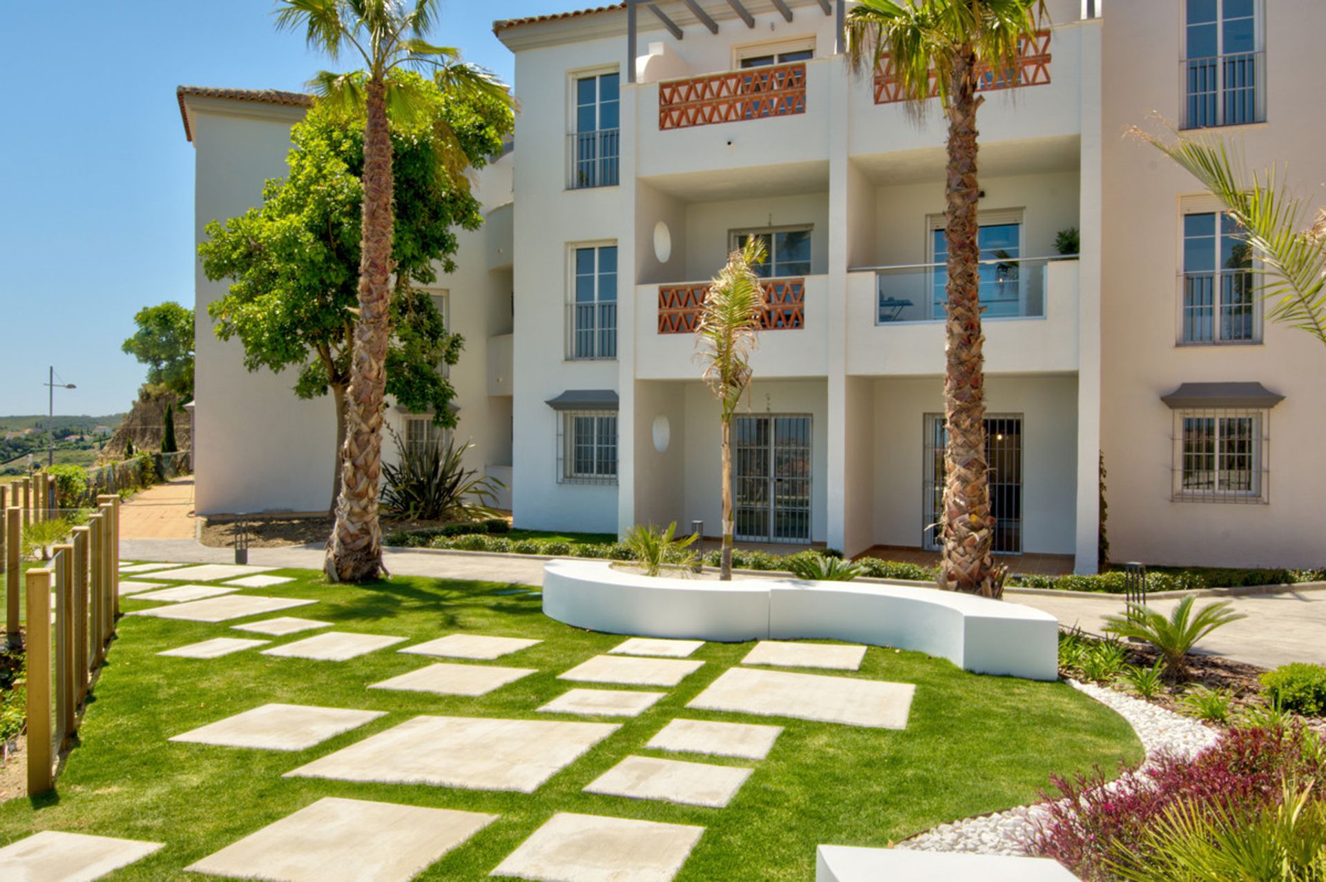 Condominium in Castillo de Sabinillas, Andalusië 10037226