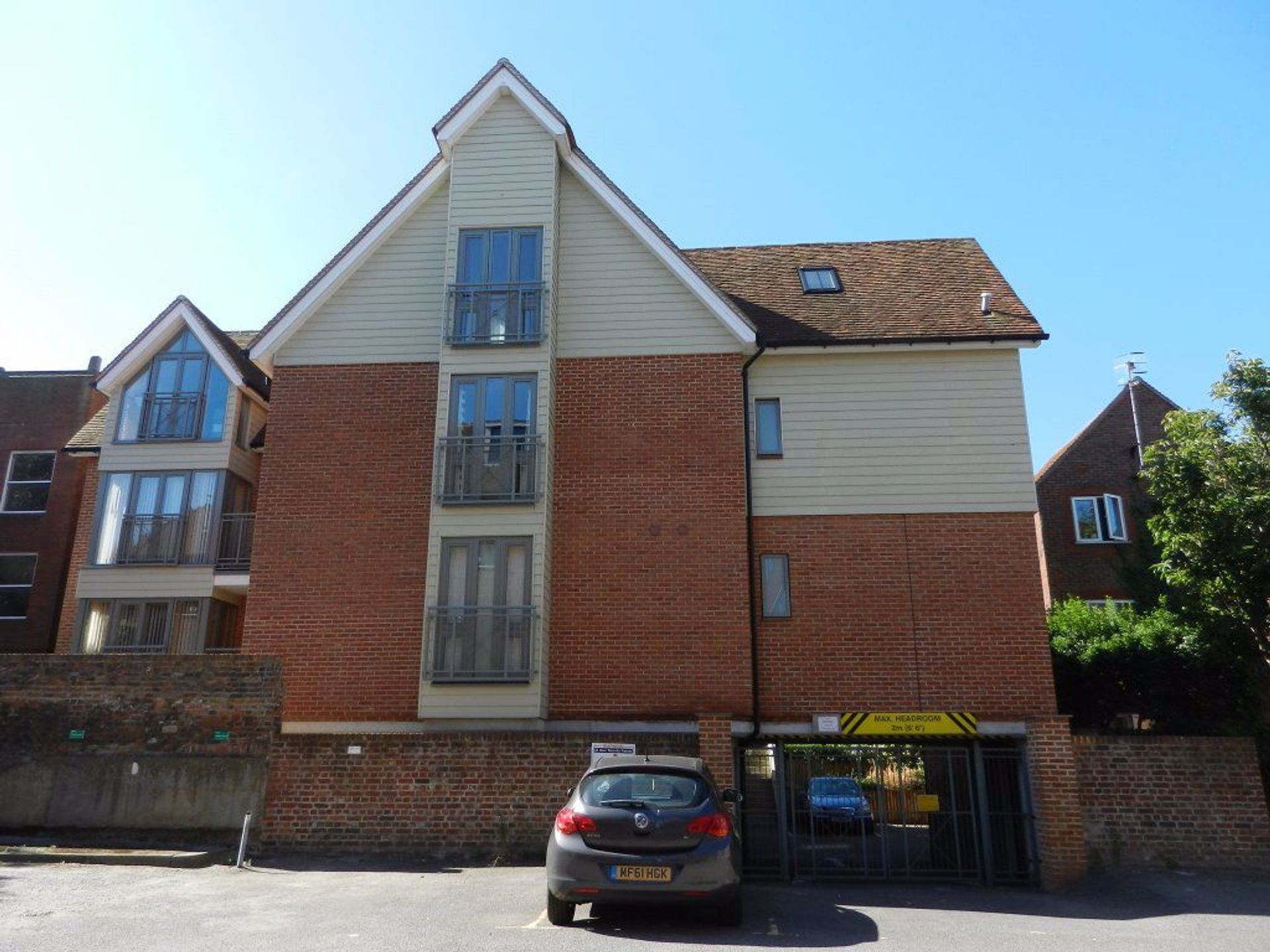 Condominium in Canterbury, Kent 10041768