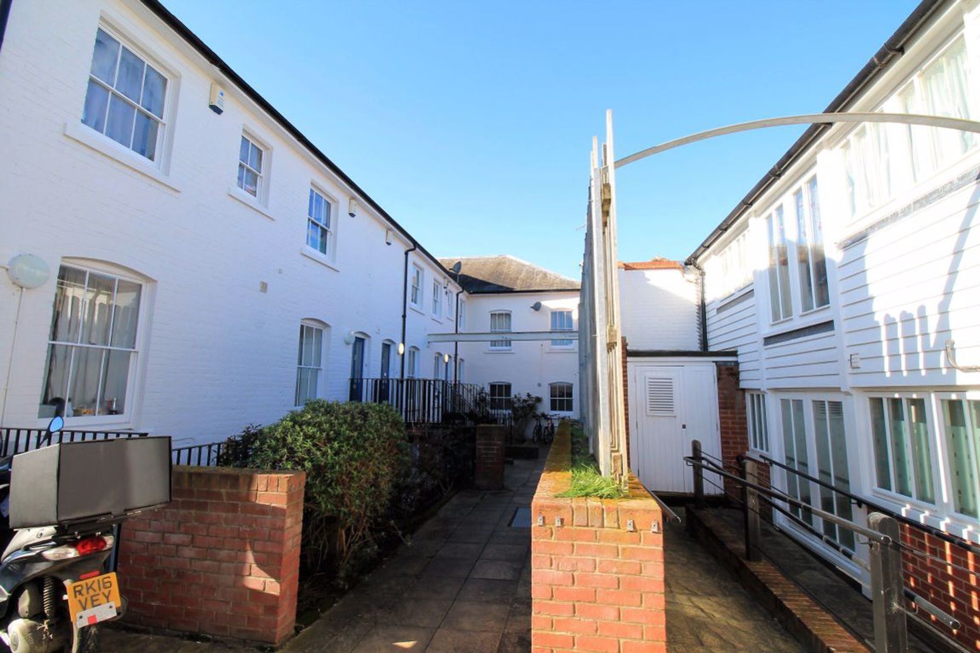 Condominium in Canterbury, Kent 10042111