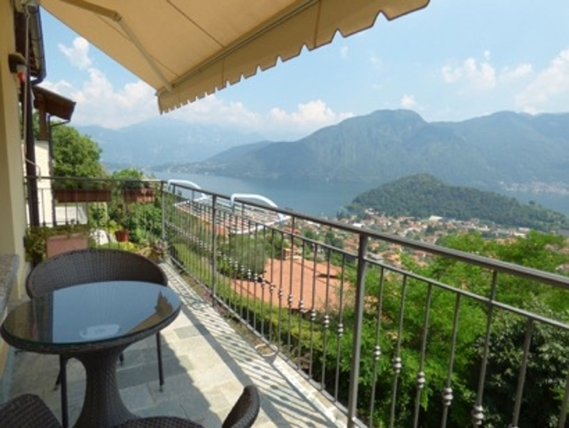 Condominio en Provincia Di Como, Lombardy 10042333