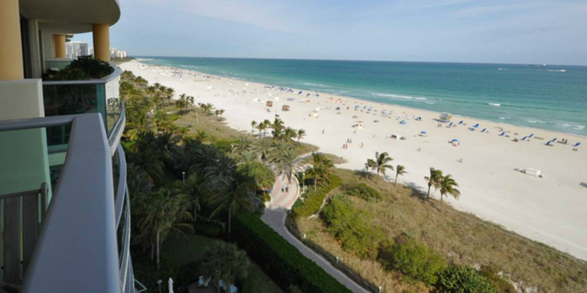 קוֹנדוֹמִינִיוֹן ב South Beach, Florida 10042438