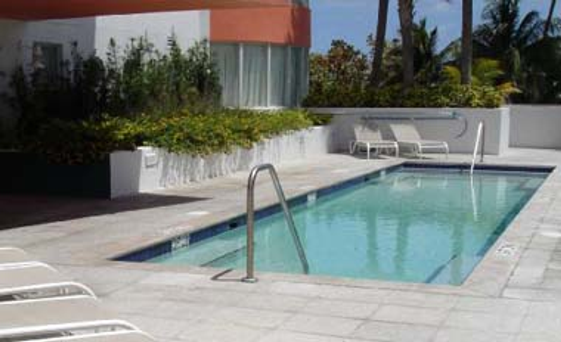 קוֹנדוֹמִינִיוֹן ב South Beach, Florida 10042443