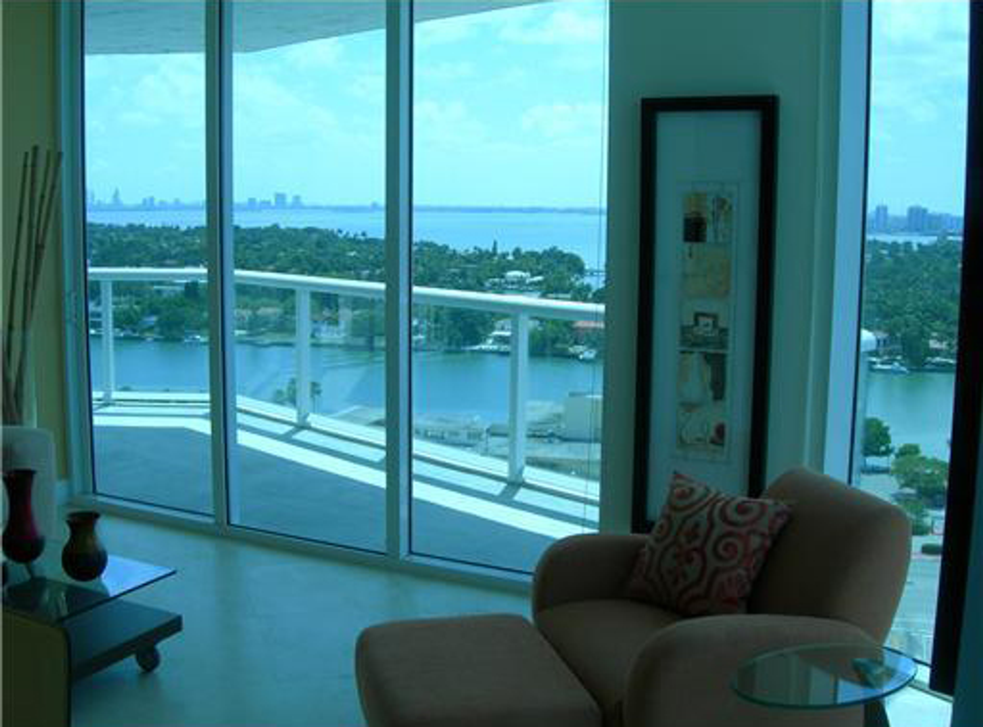 Condominium in Miami Beach, Florida 10042456