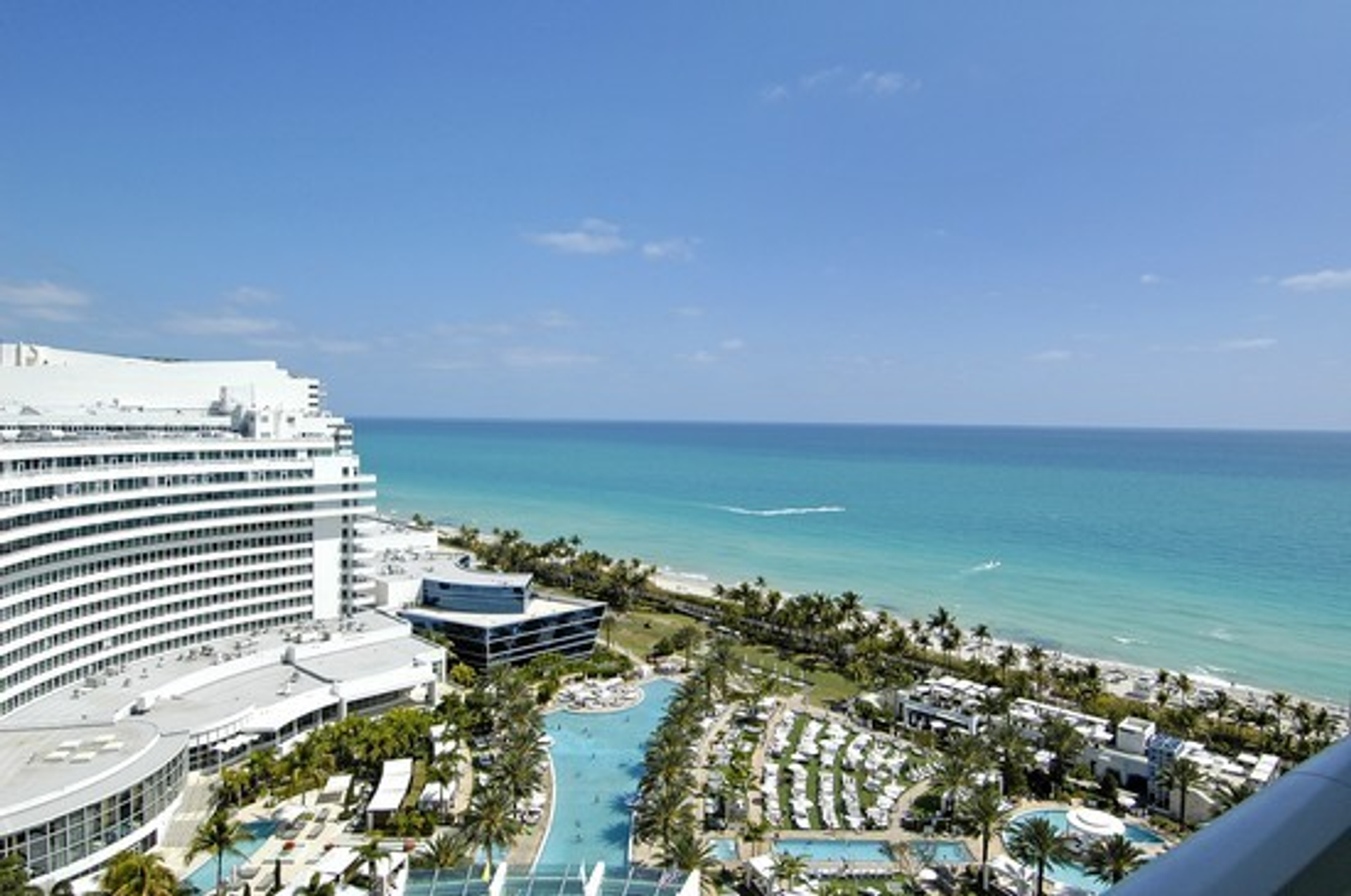 קוֹנדוֹמִינִיוֹן ב Miami Beach, Florida 10042462