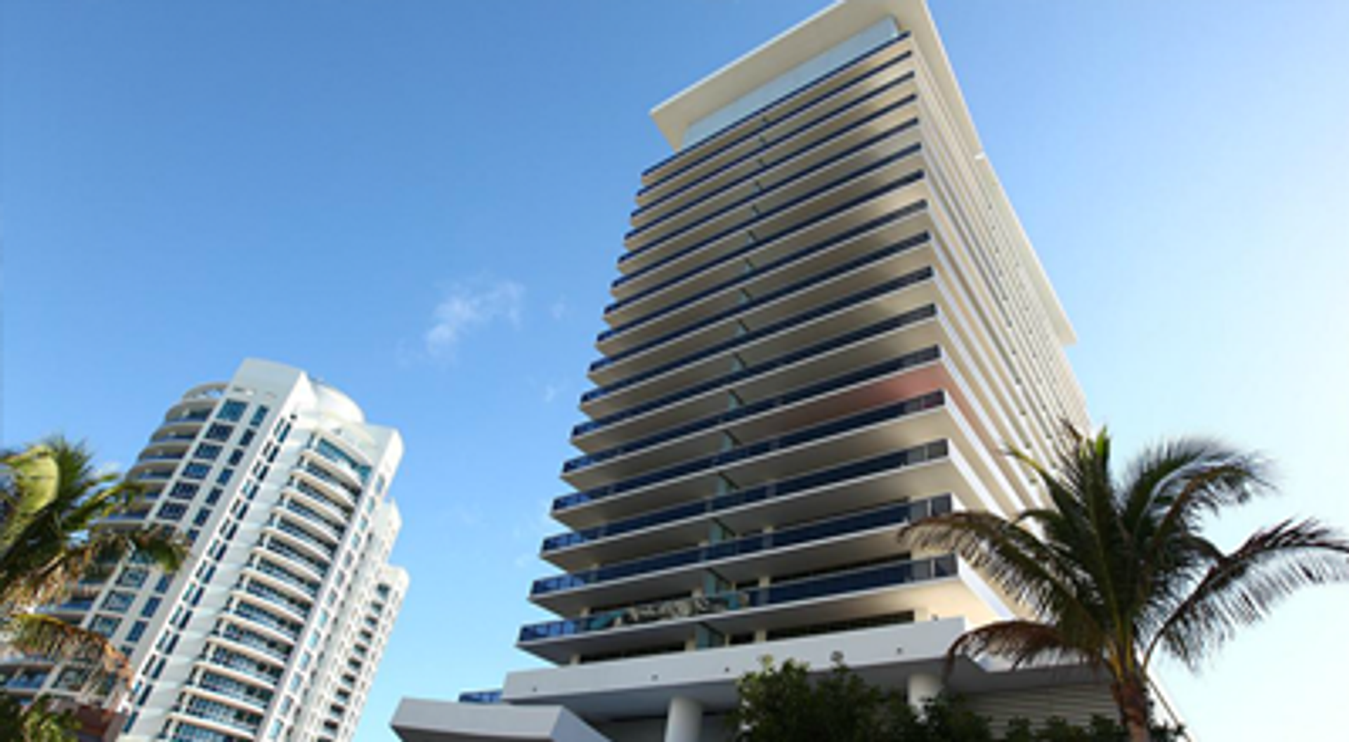 קוֹנדוֹמִינִיוֹן ב Miami Beach, Florida 10042464