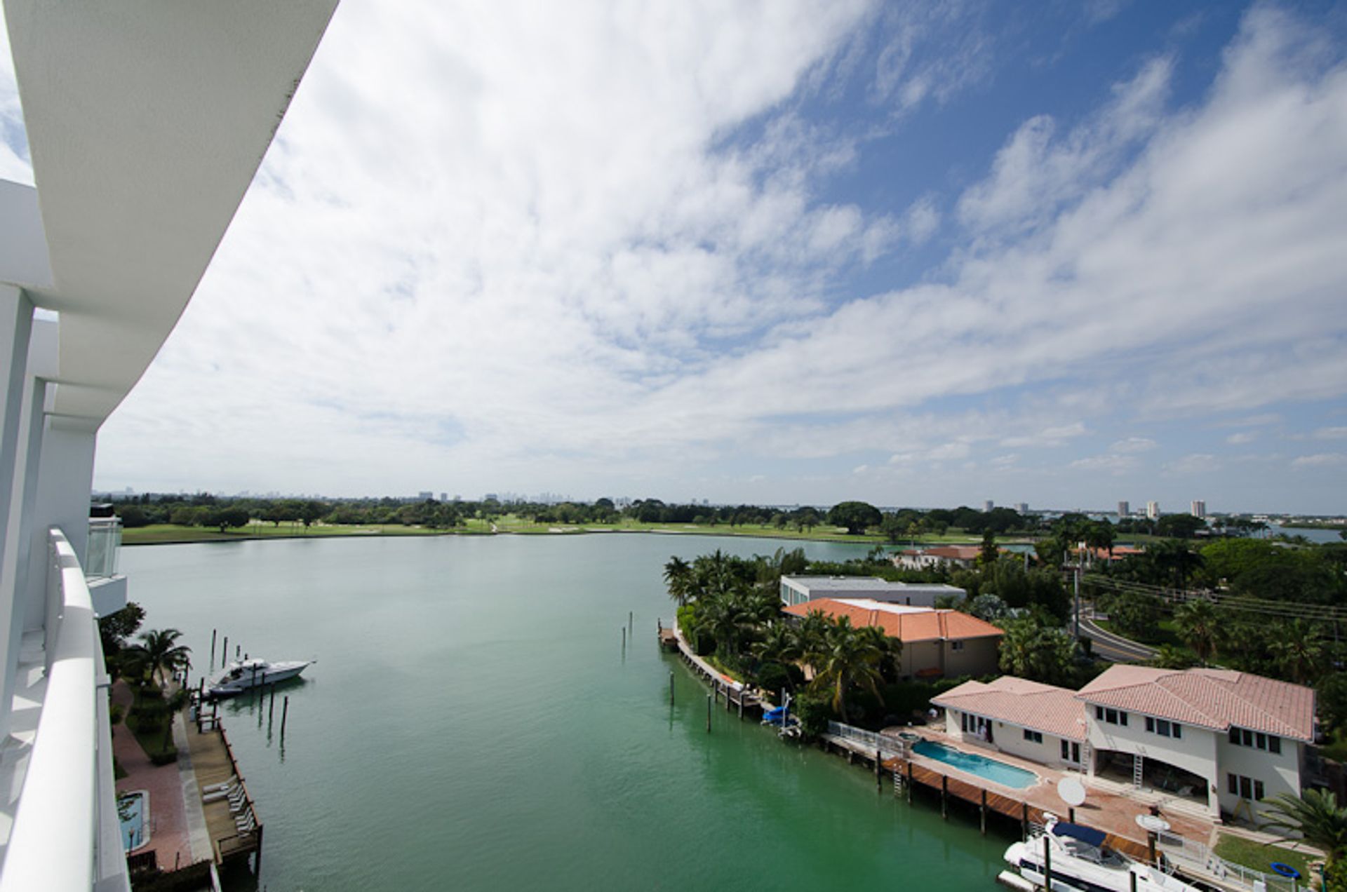 公寓 在 Bay Harbor Islands, Florida 10042493