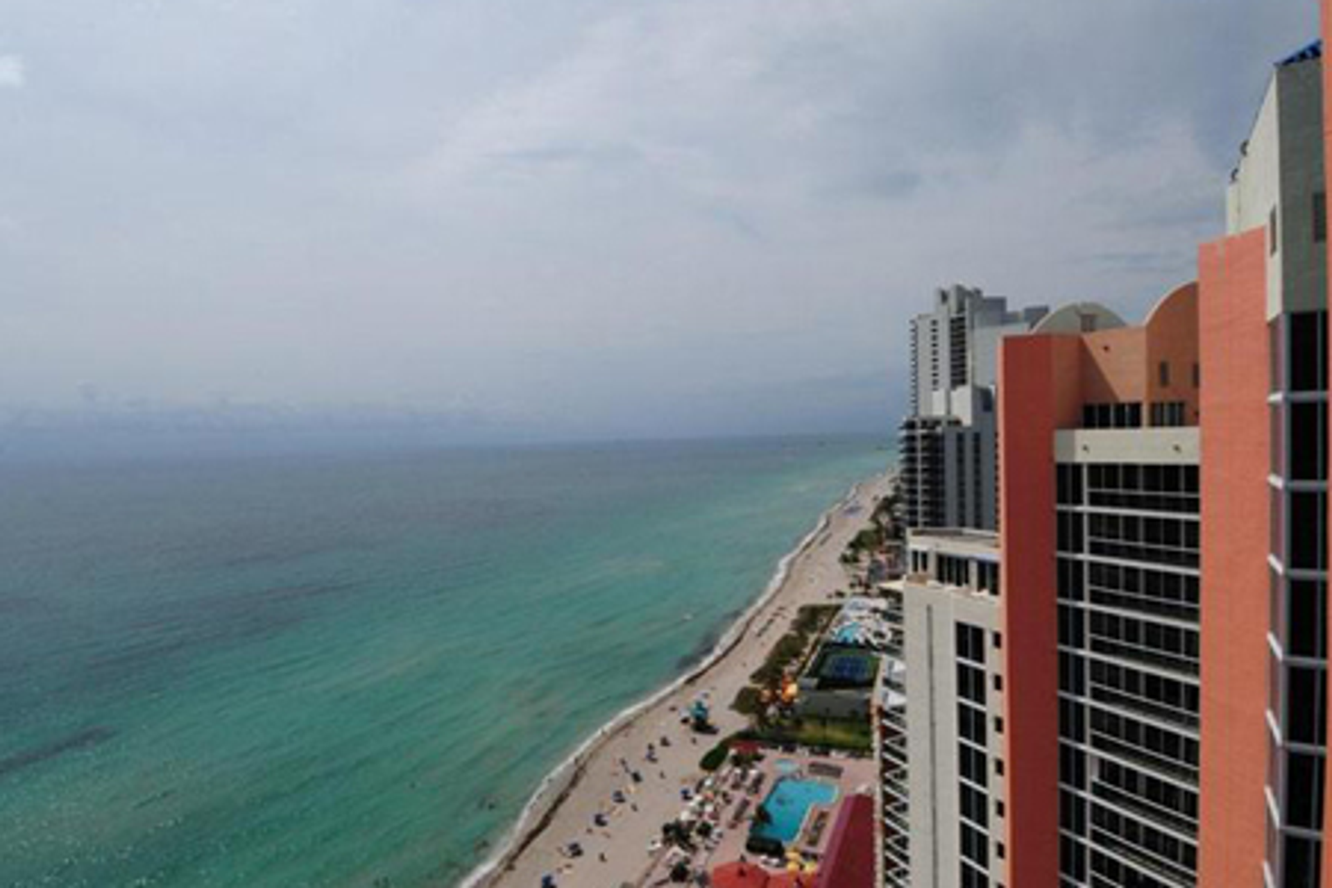 Condominium in Sunny Isles Beach, Florida 10042506