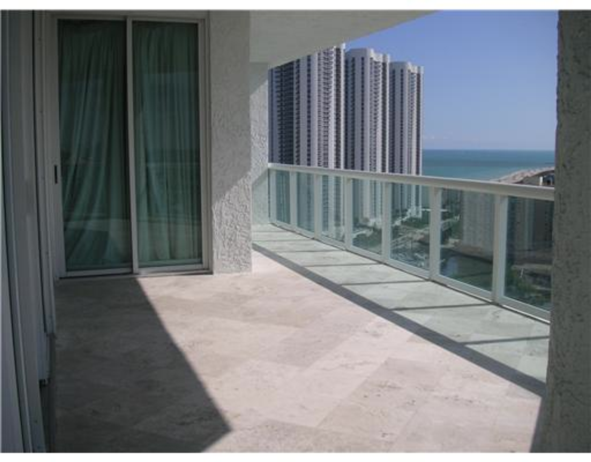 Condominium in Sunny Isles Beach, Florida 10042507