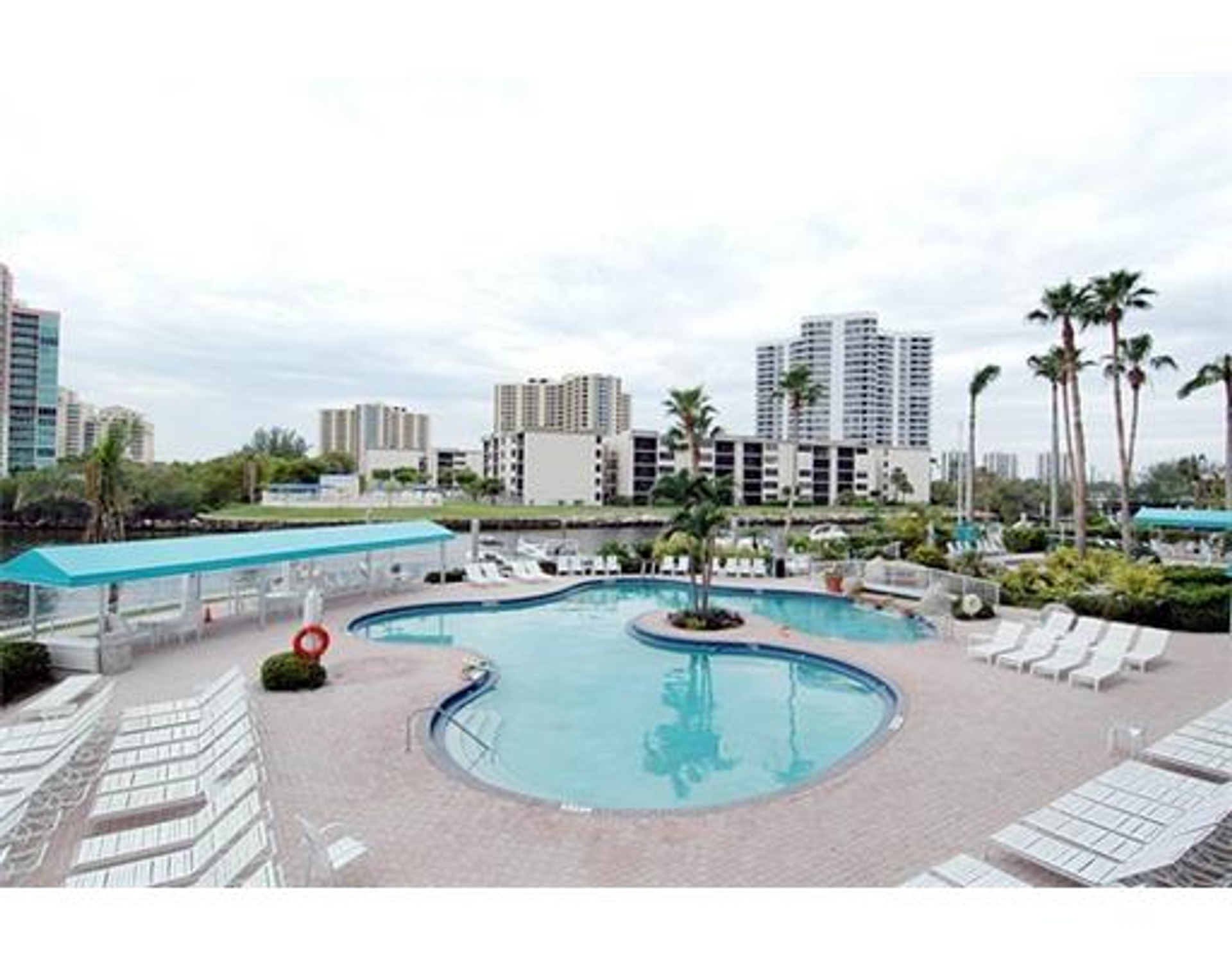 Condominium in Aventura, Florida 10042529